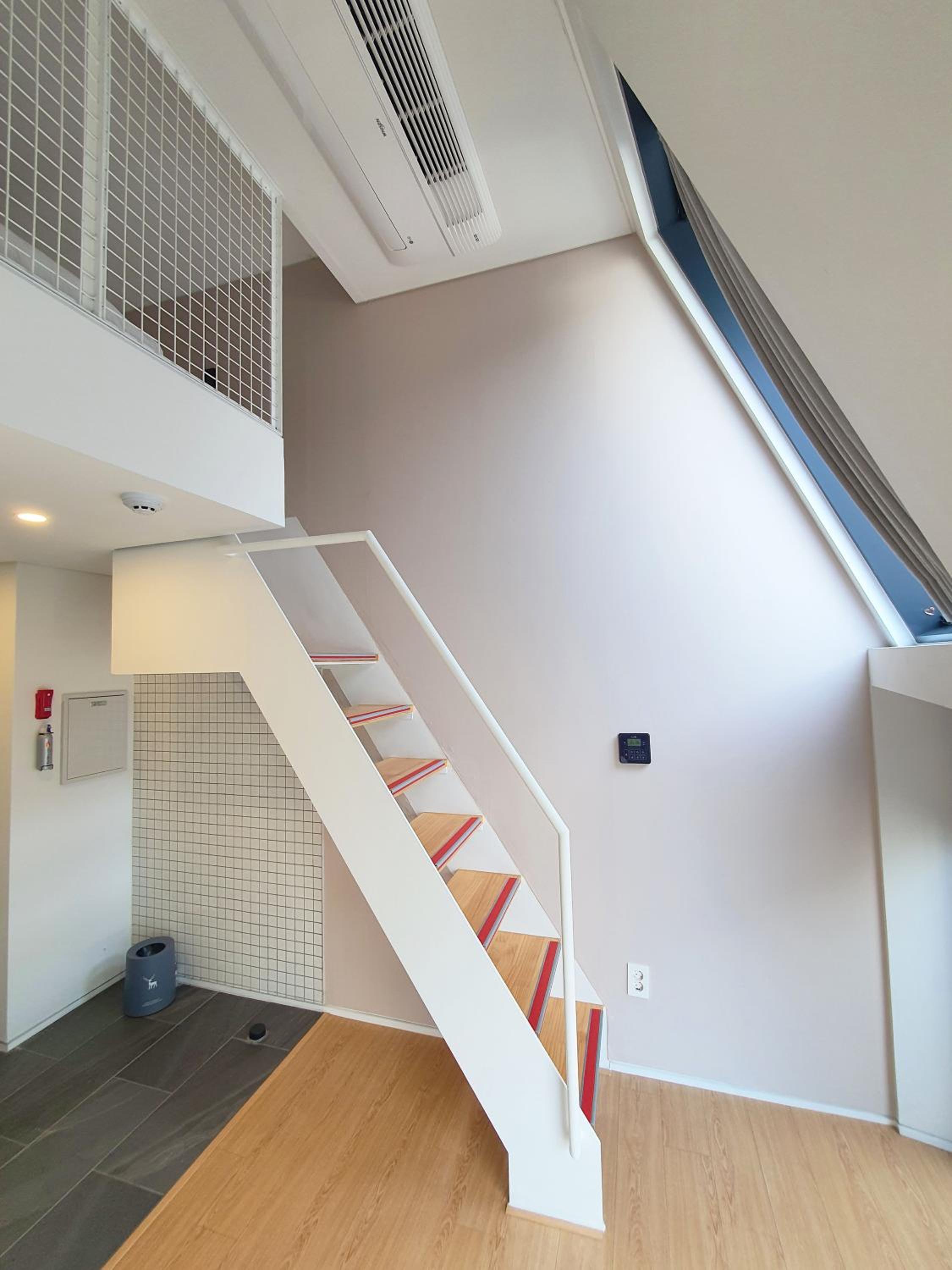 YOLO Guesthouse