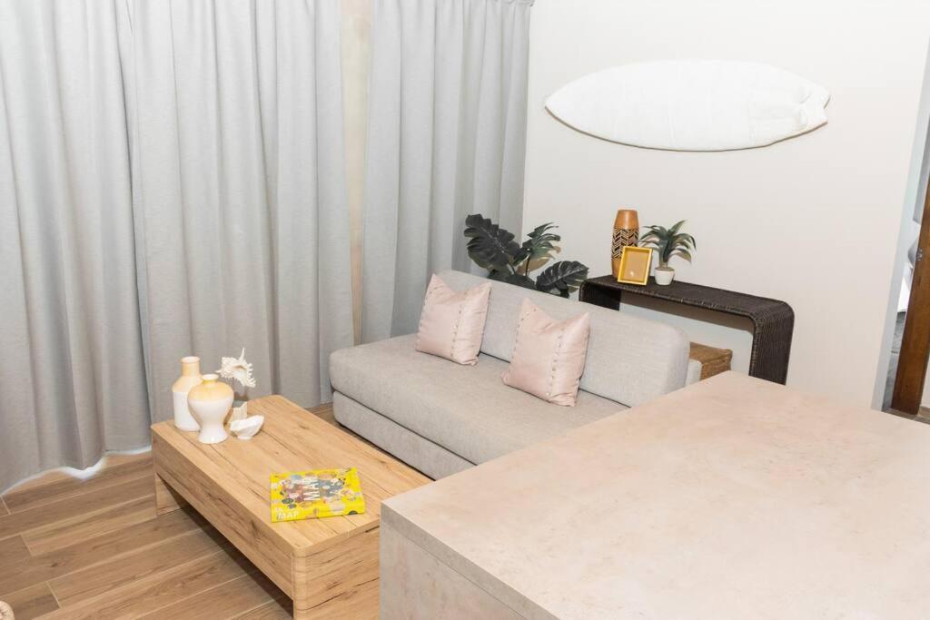 Tradewinds Apartments Simpson Bay