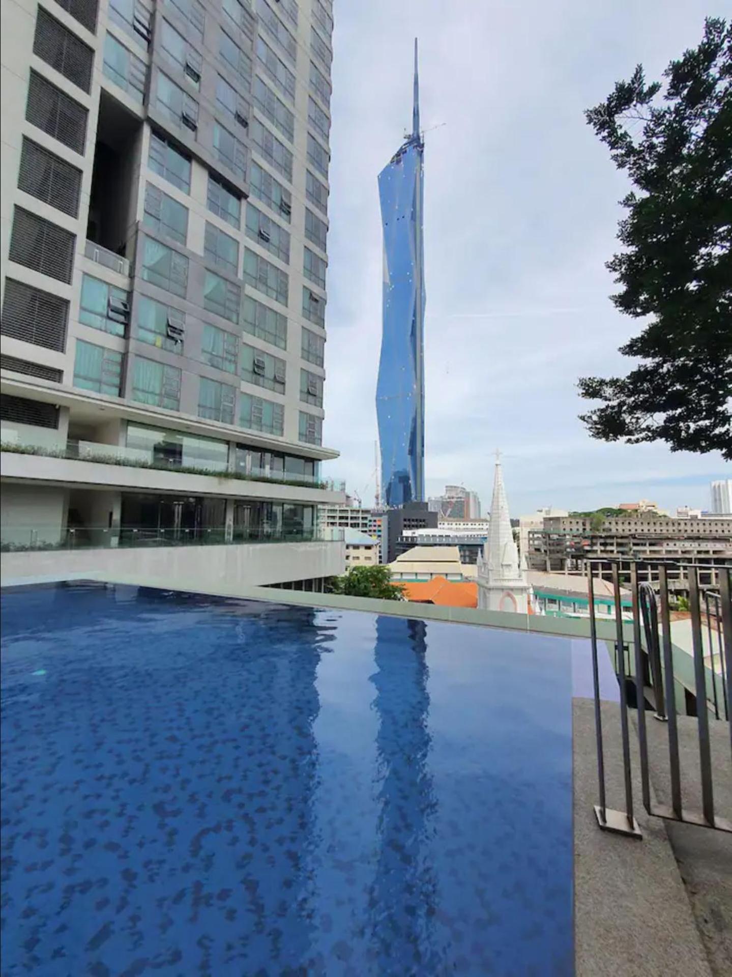 Robertson Suites Bukit Bintang with Netflix