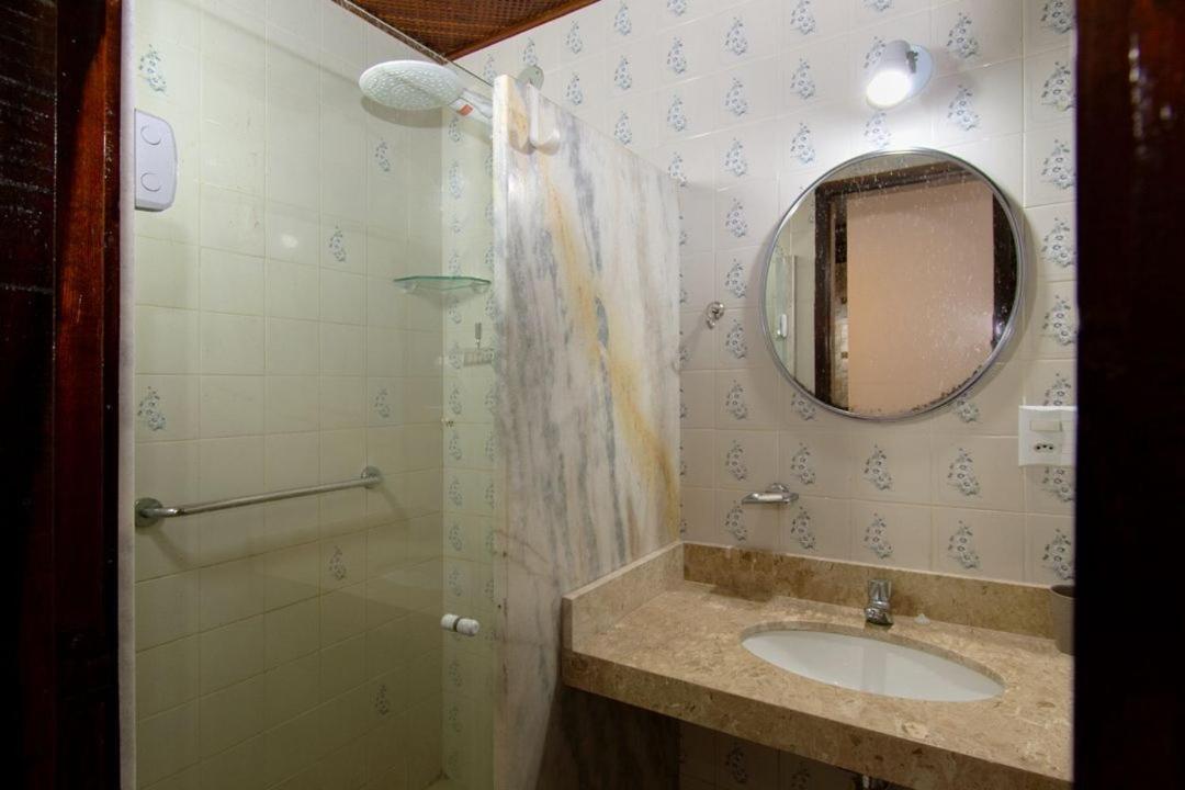 Cabo Frio: House for 8, barbecue area and garage