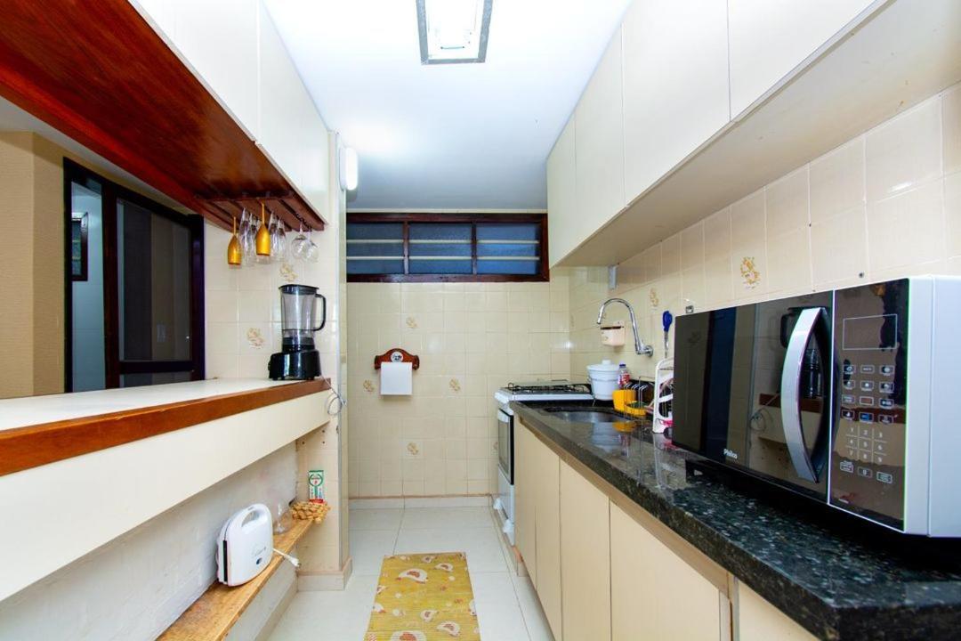 Cabo Frio: House for 8, barbecue area and garage