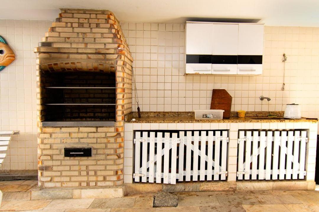 Cabo Frio: House for 8, barbecue area and garage