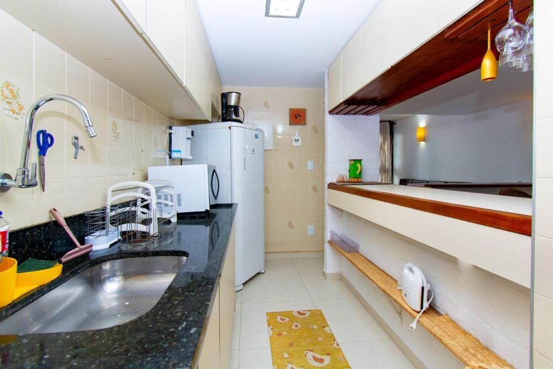 Cabo Frio: House for 8, barbecue area and garage