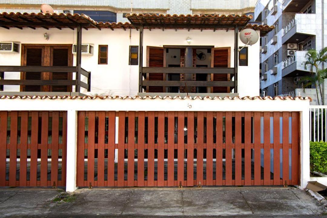 Cabo Frio: House for 8, barbecue area and garage