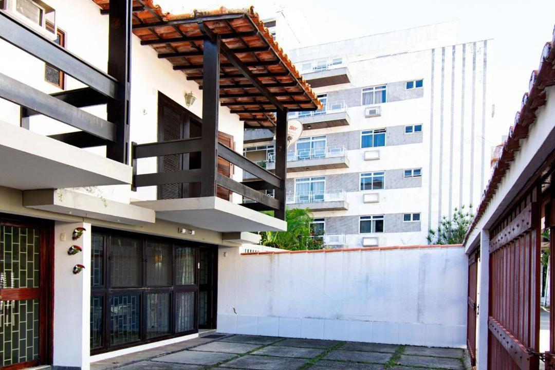 Cabo Frio: House for 8, barbecue area and garage