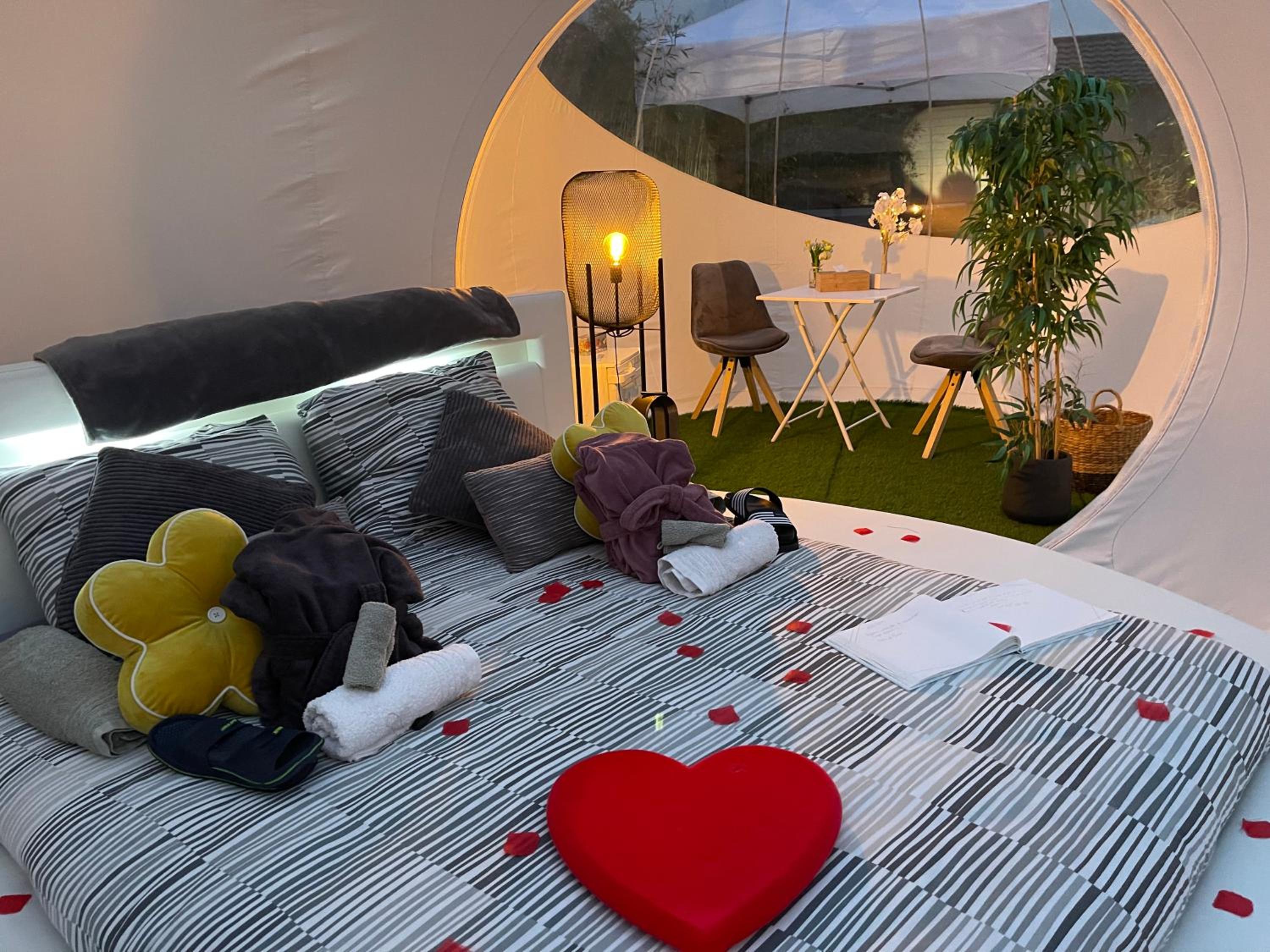 Dôme du puits avec jacuzzi et sauna privatif