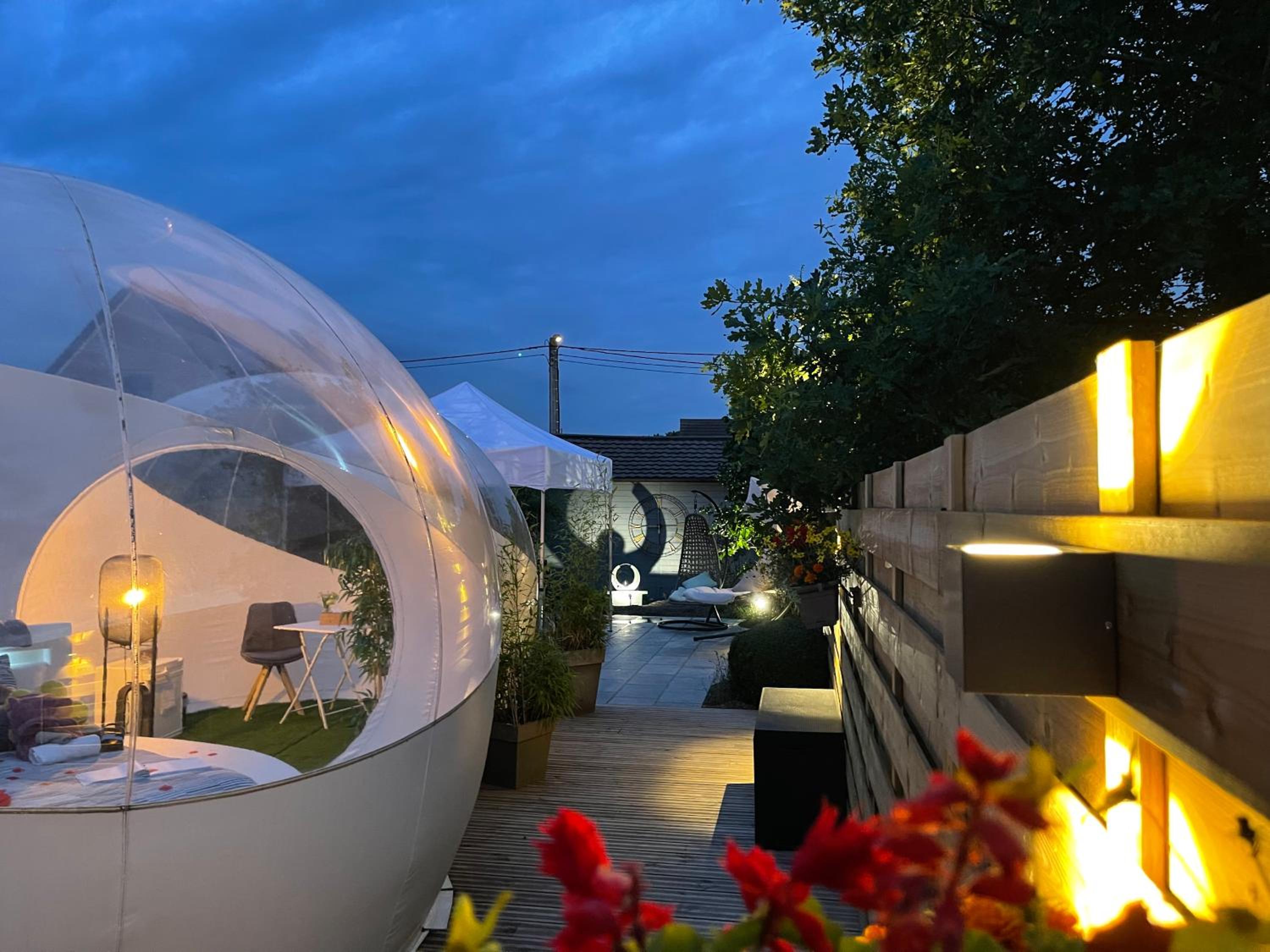 Dôme du puits avec jacuzzi et sauna privatif