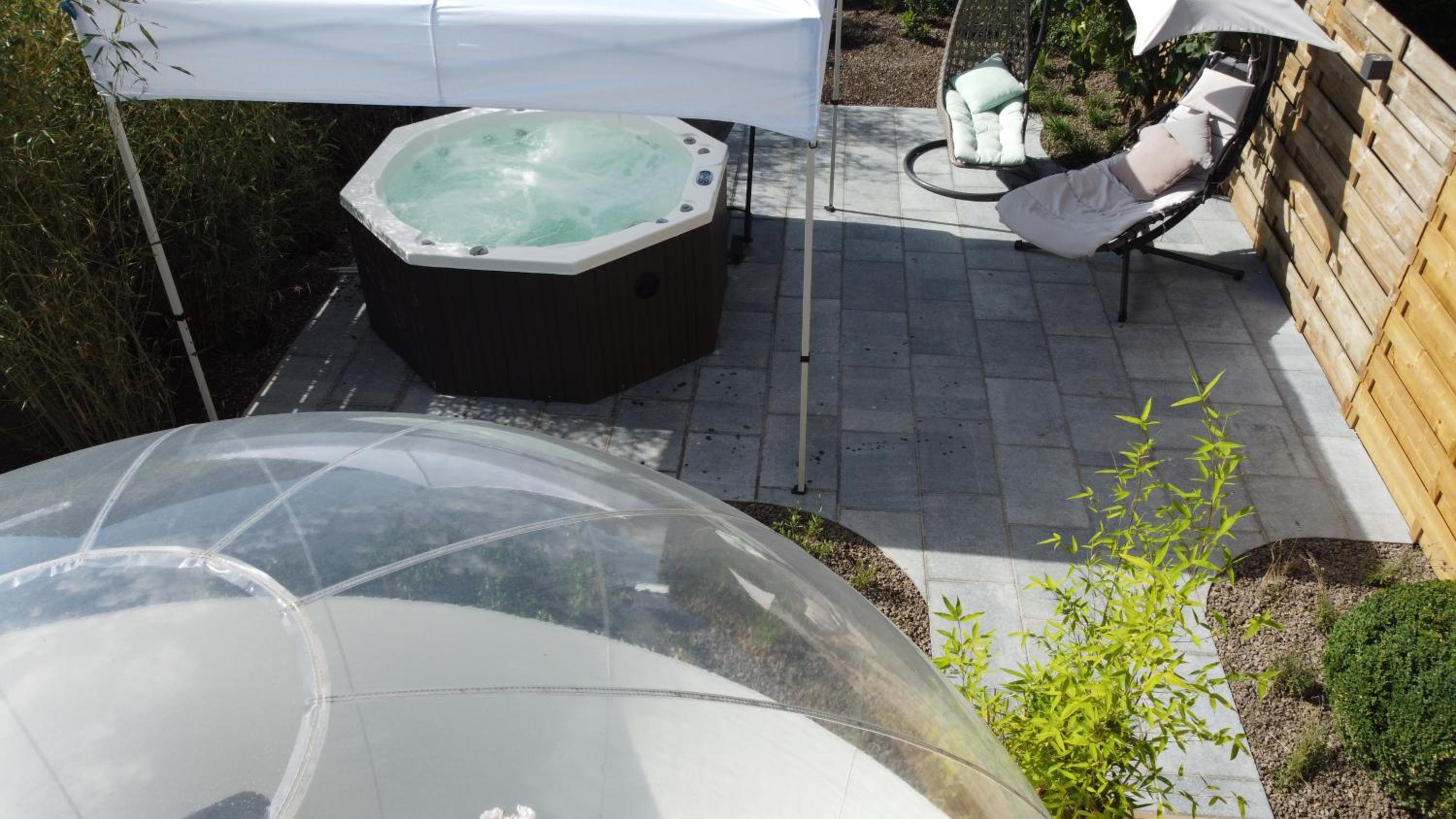 Dôme du puits avec jacuzzi et sauna privatif