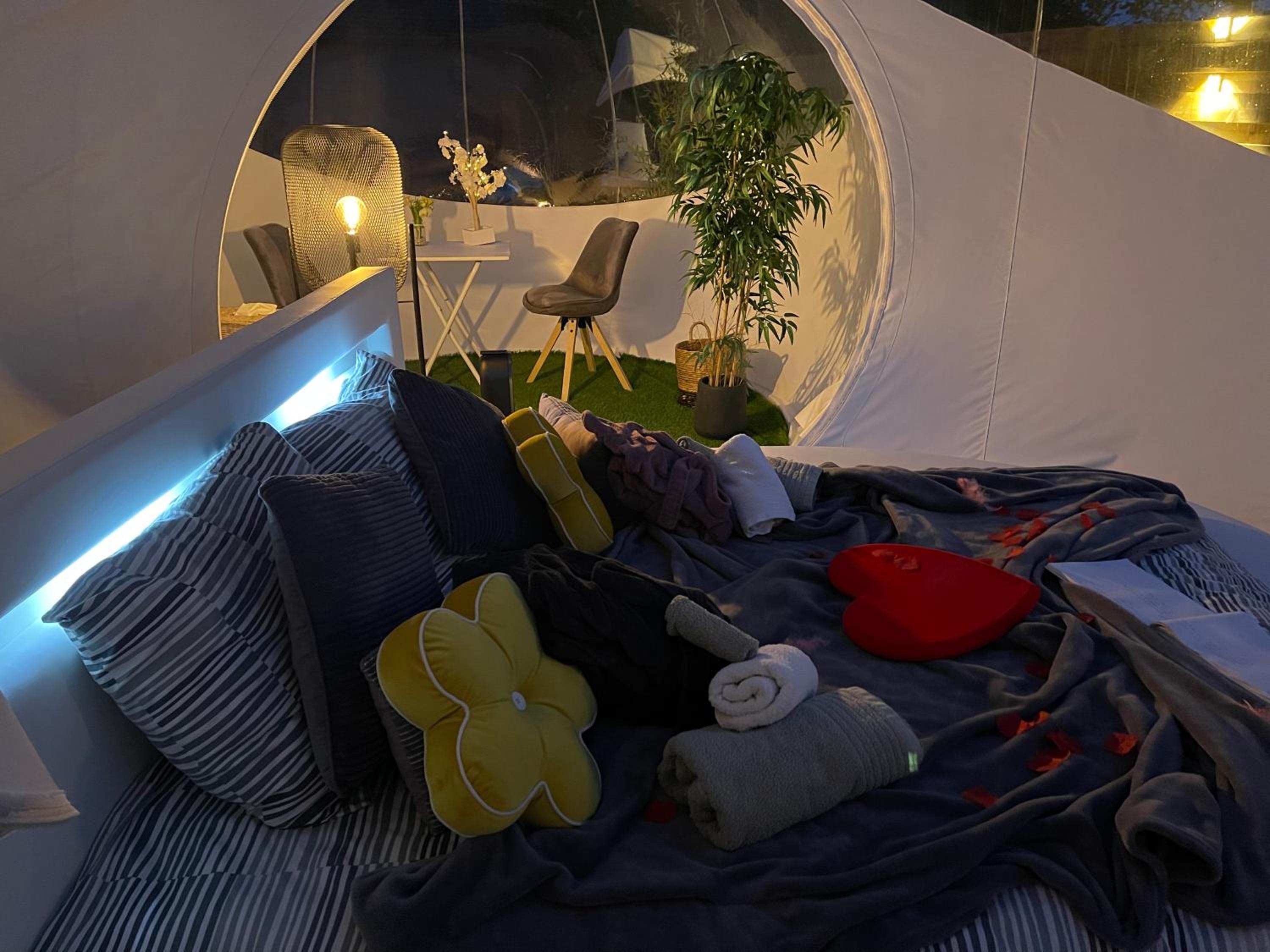 Dôme du puits avec jacuzzi et sauna privatif