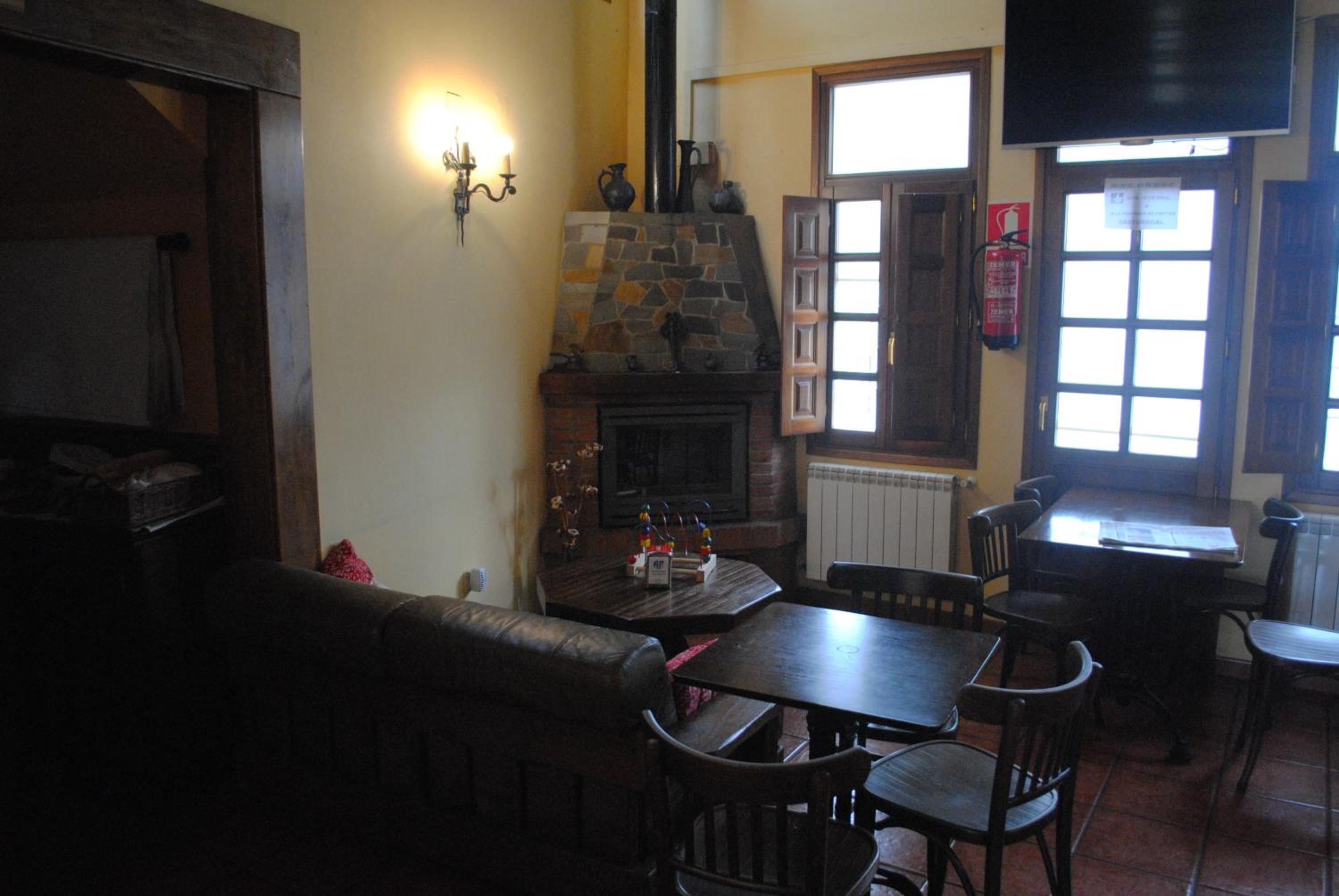 Astur Regal photo 5