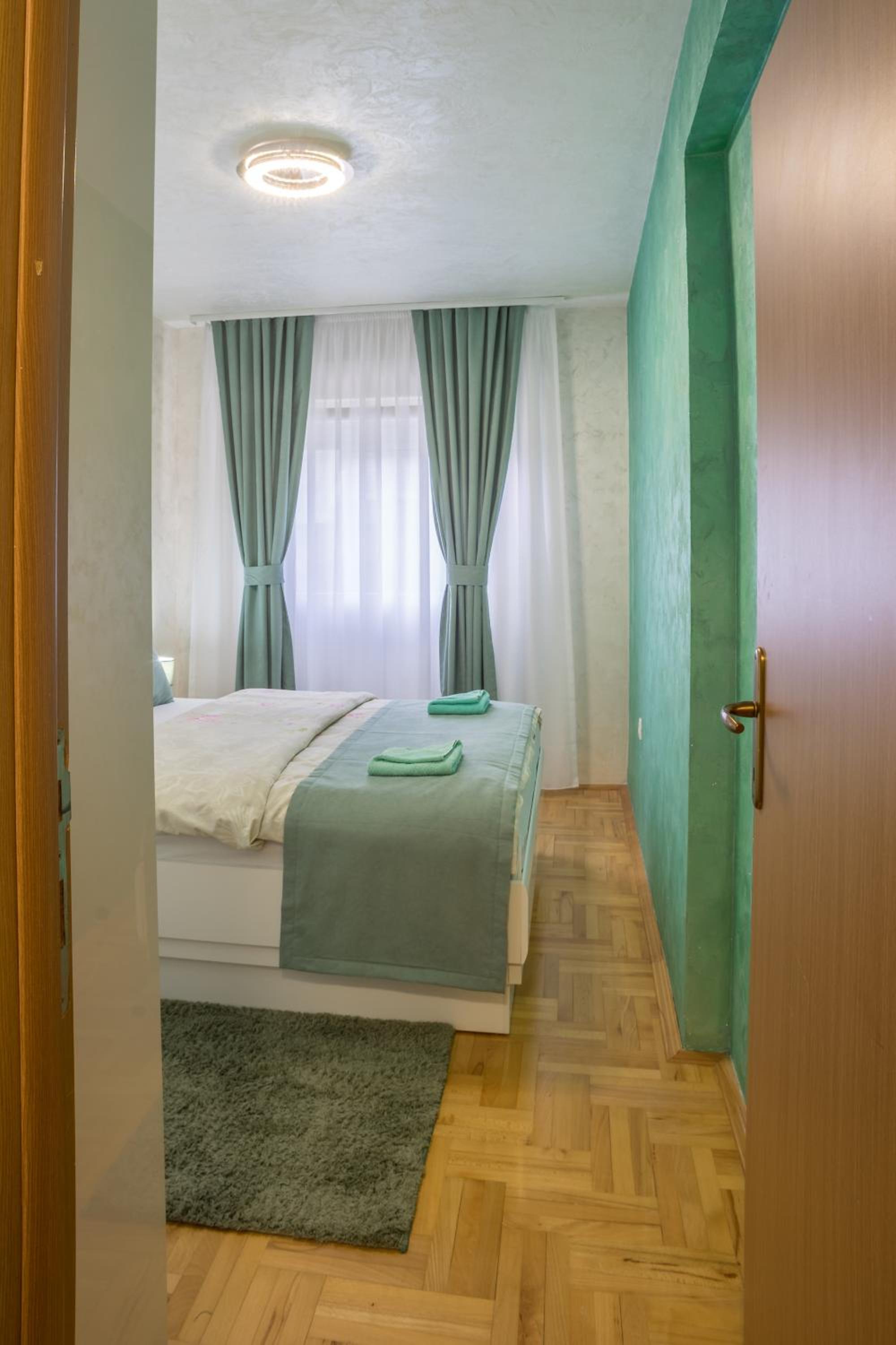 Lux Deluxe Apartment view 2