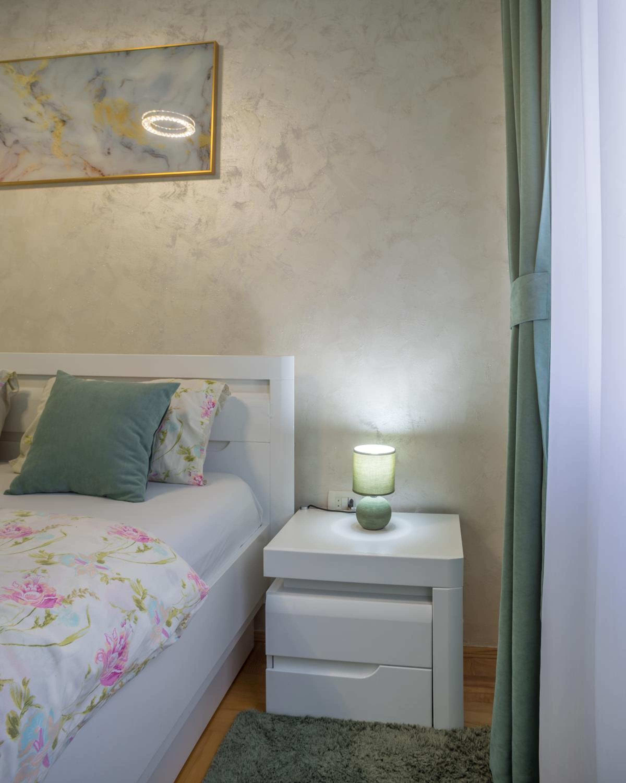 Lux Deluxe Apartment view 5