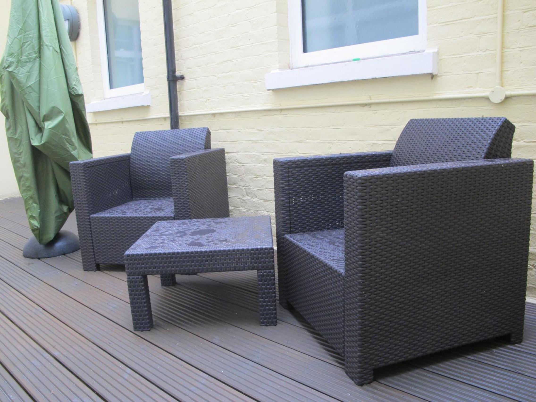 outdoor bbq area