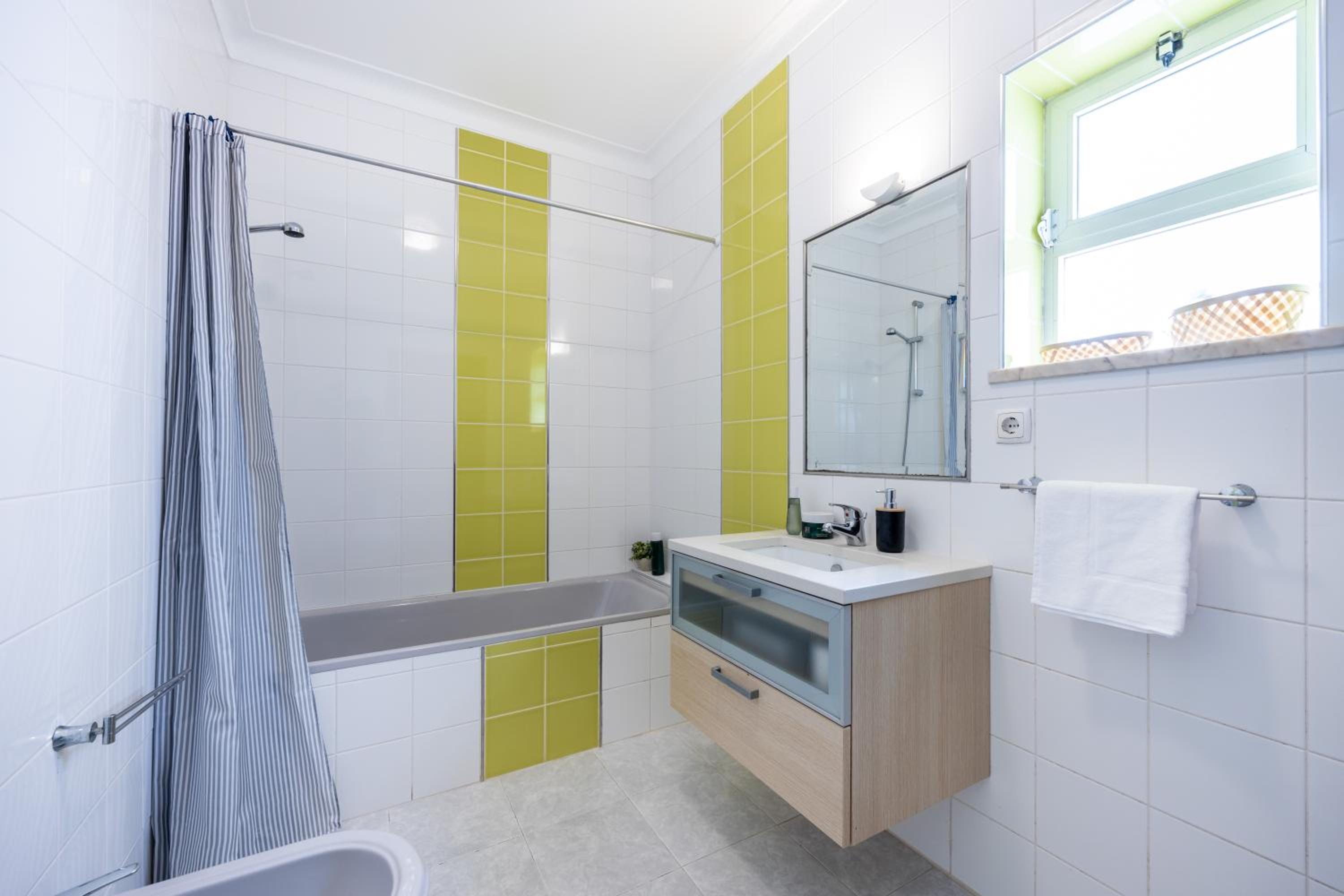 Casa Timor - Perfect Stay for Exploring Lagos & Algarve view 3