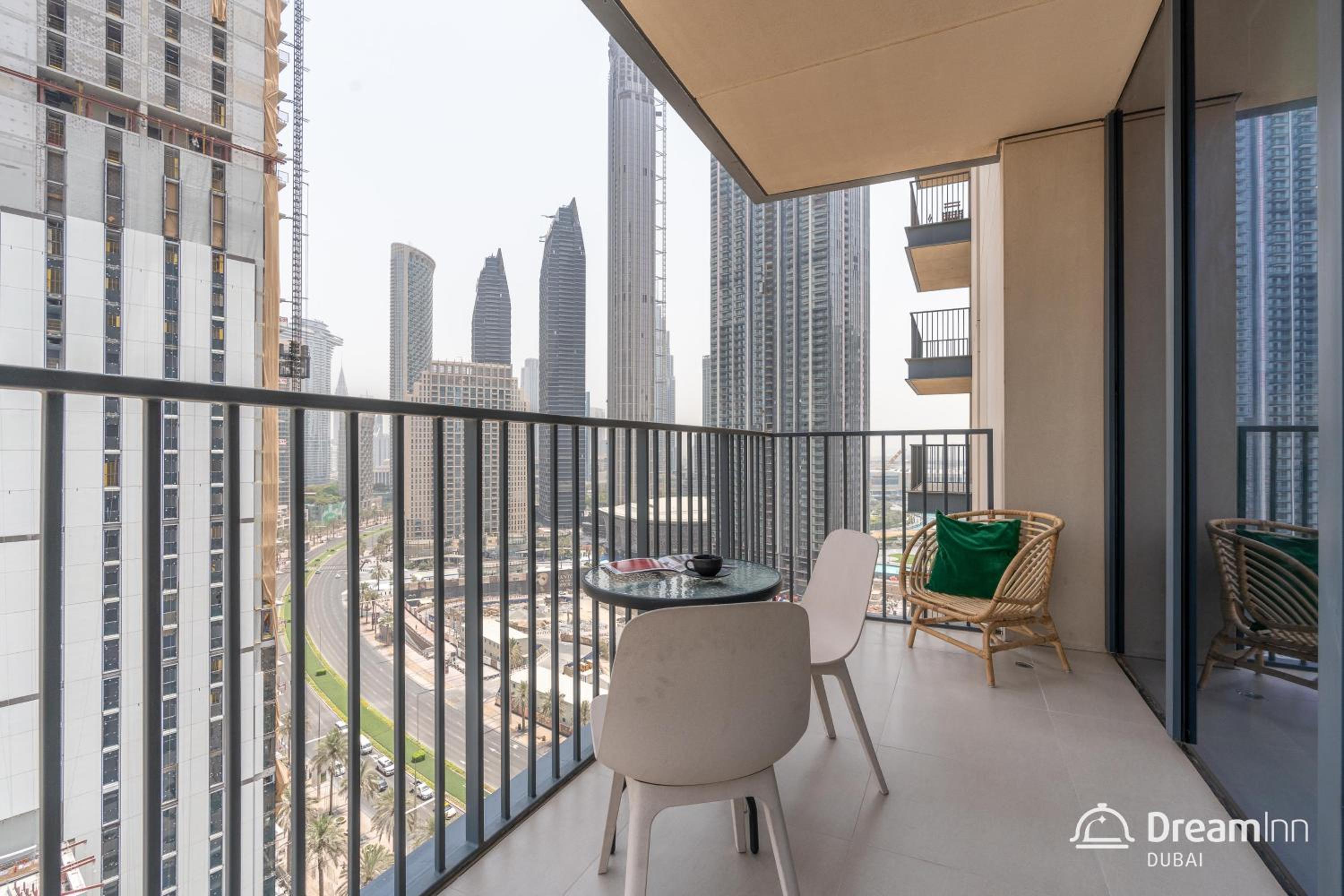 Dream Inn Apartments- Boulevard Heights