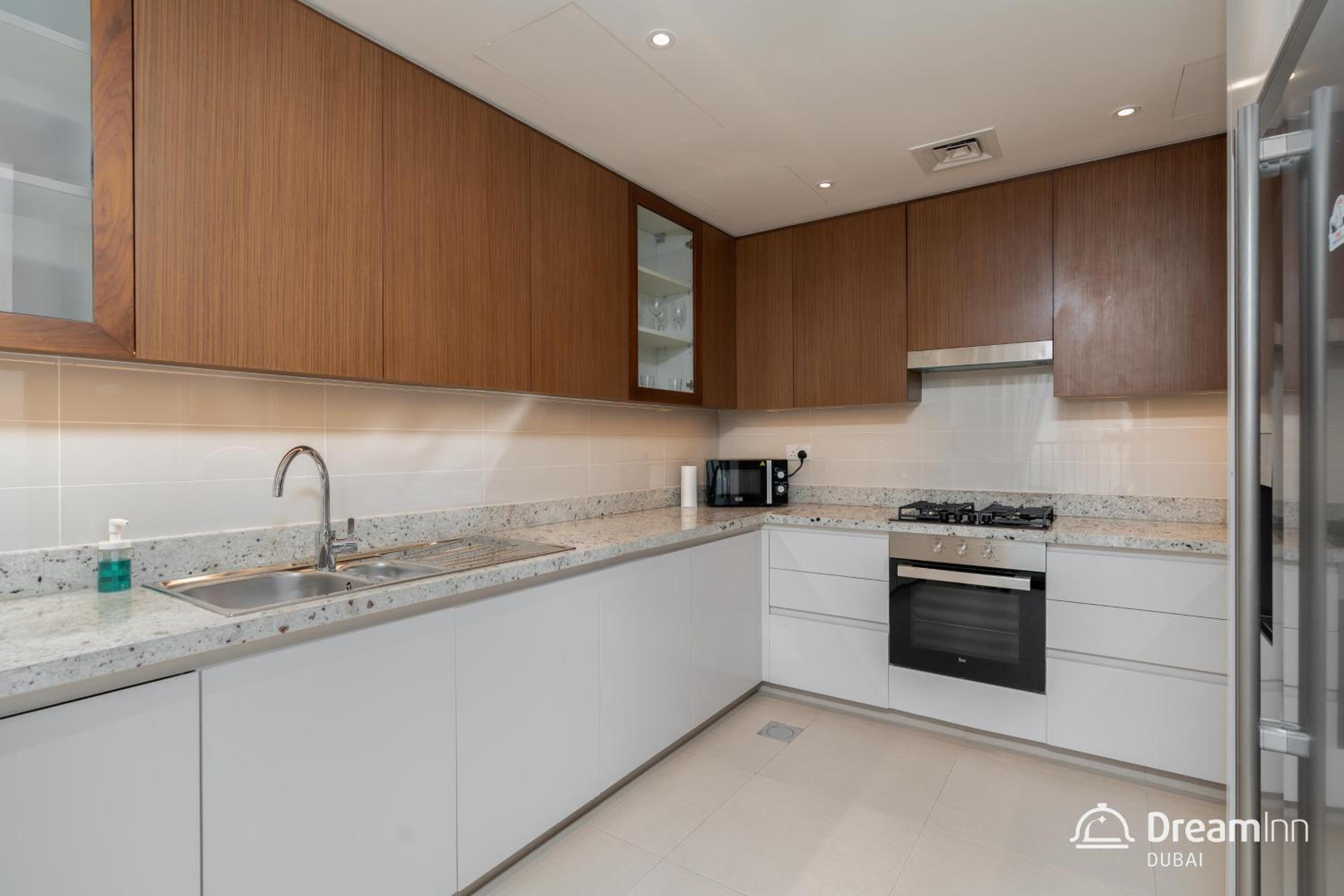 Dream Inn Apartments- Boulevard Heights
