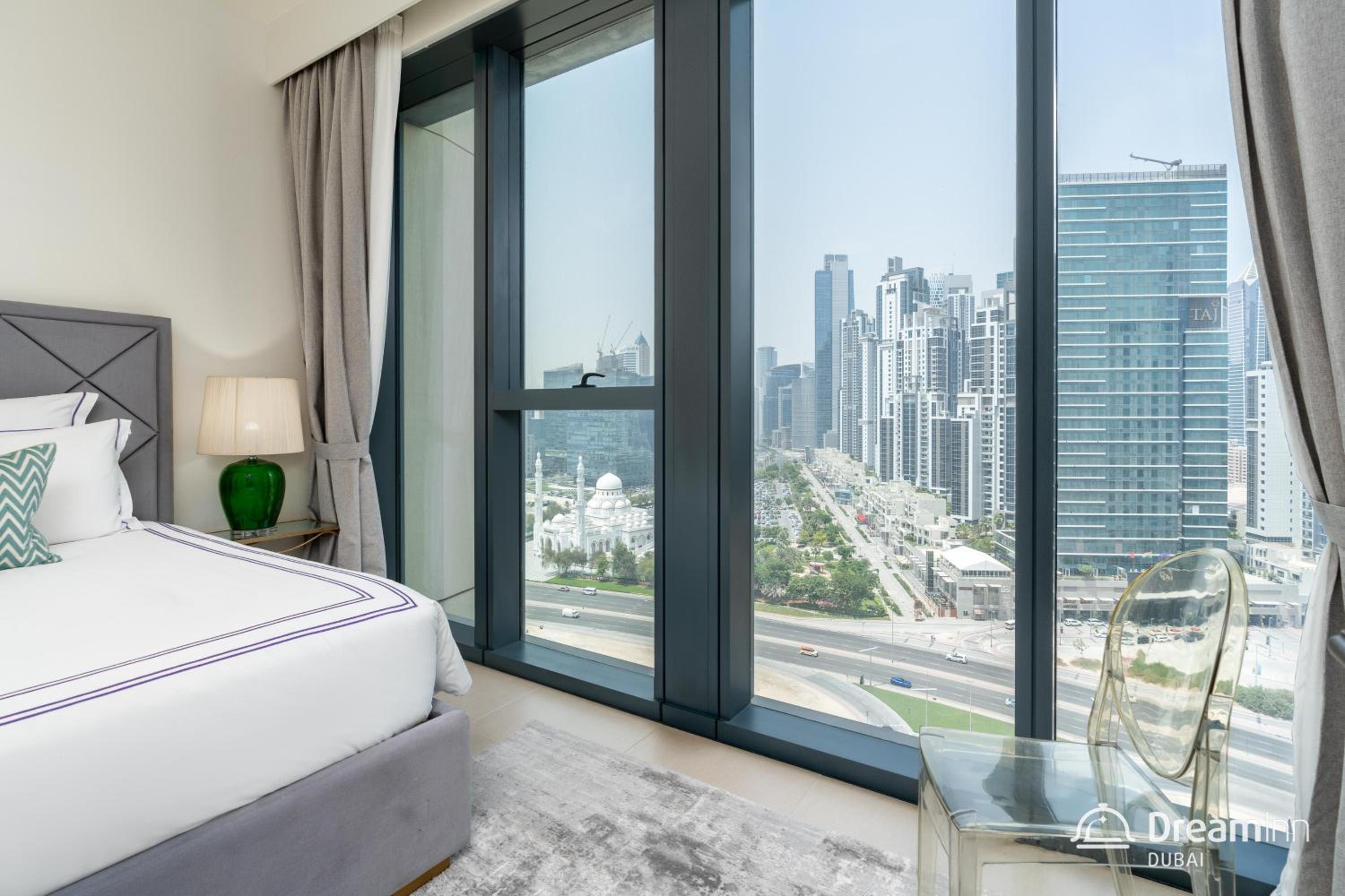 Dream Inn Apartments- Boulevard Heights