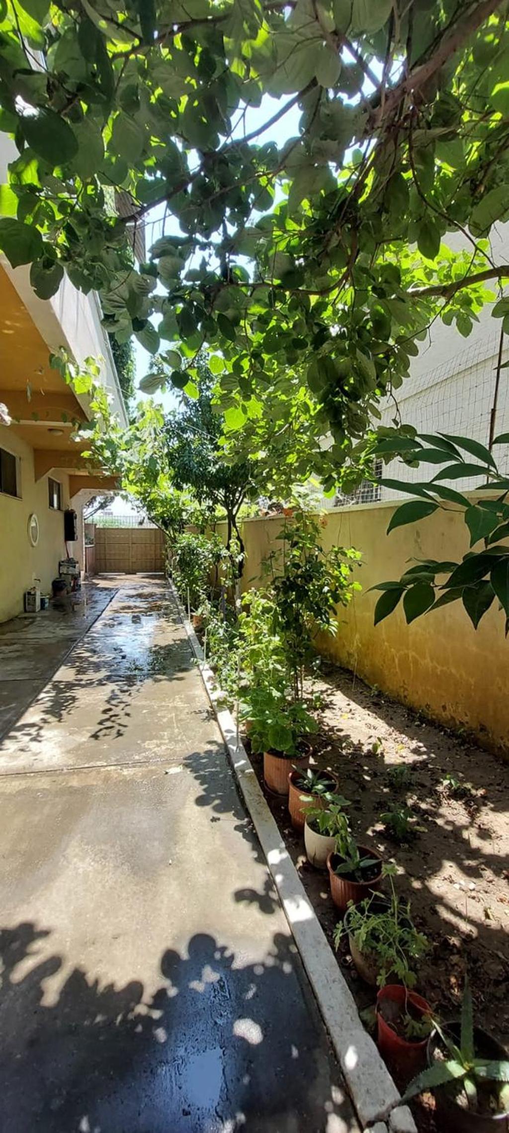 Villa Madani