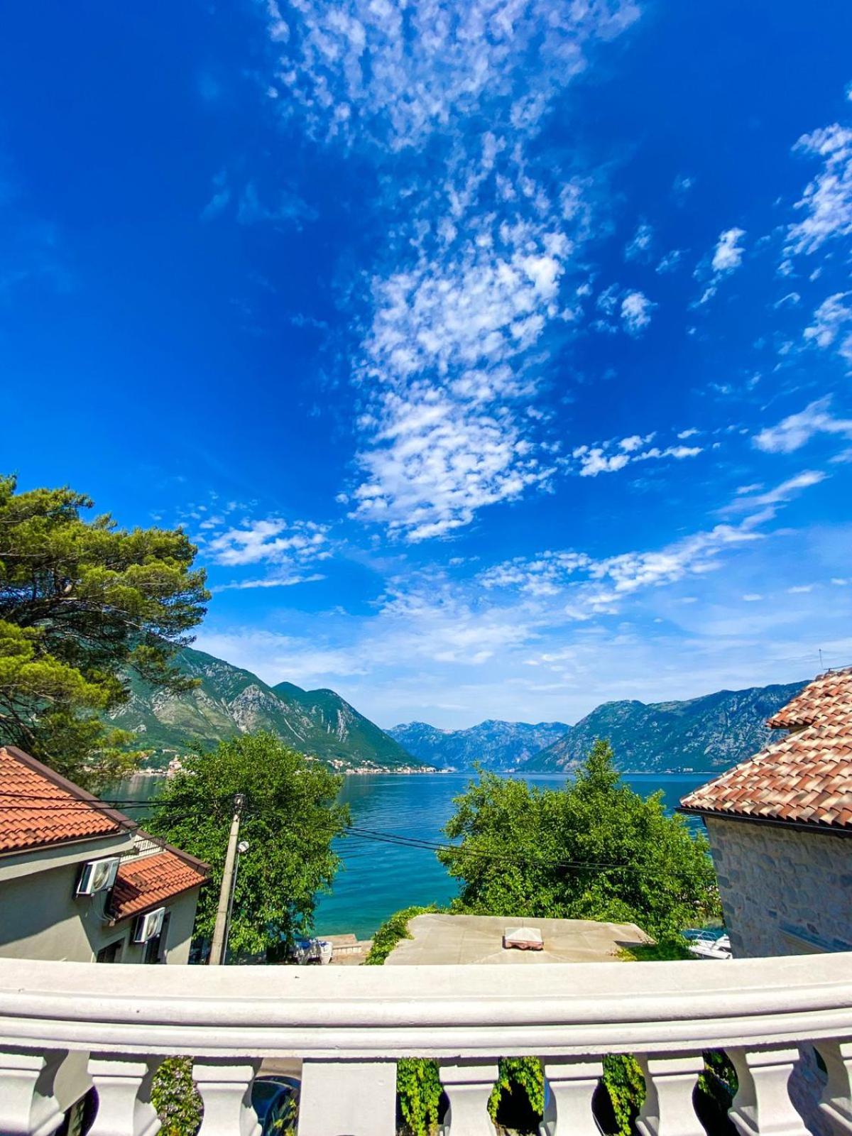 Lovely apartment Jovan 3,with a view of the bay and free Wi-Fi
