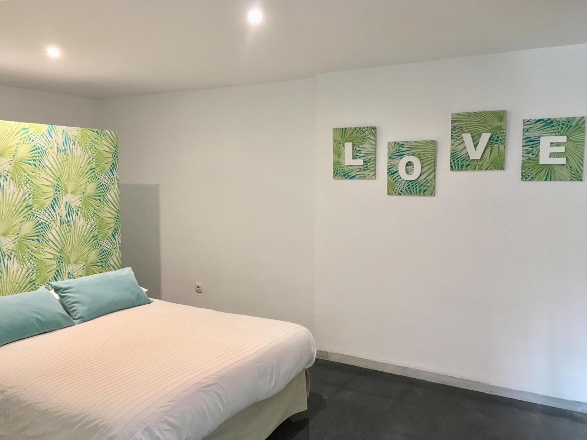 Chalet junto al mar con piscina climatizada