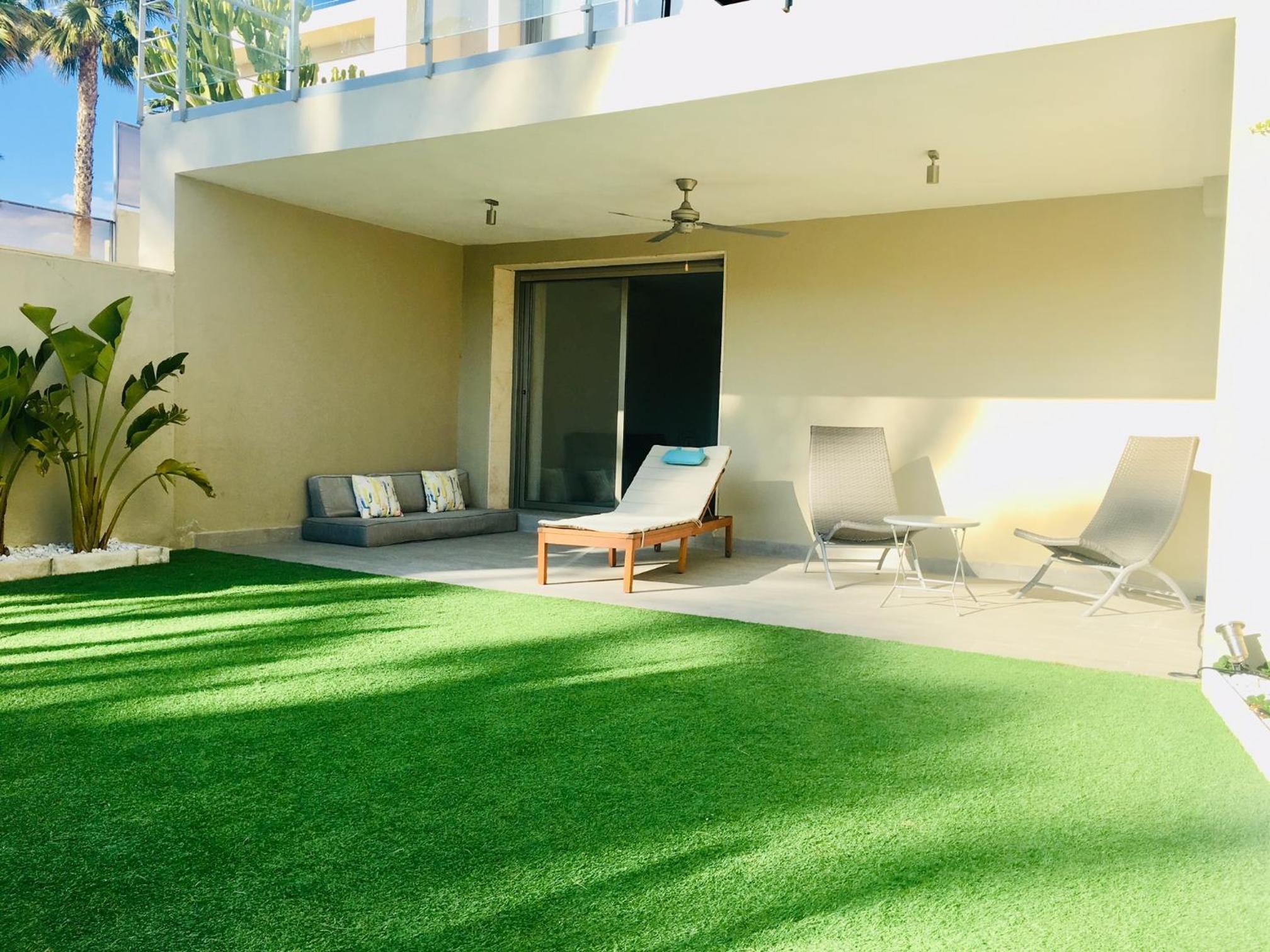 Chalet junto al mar con piscina climatizada
