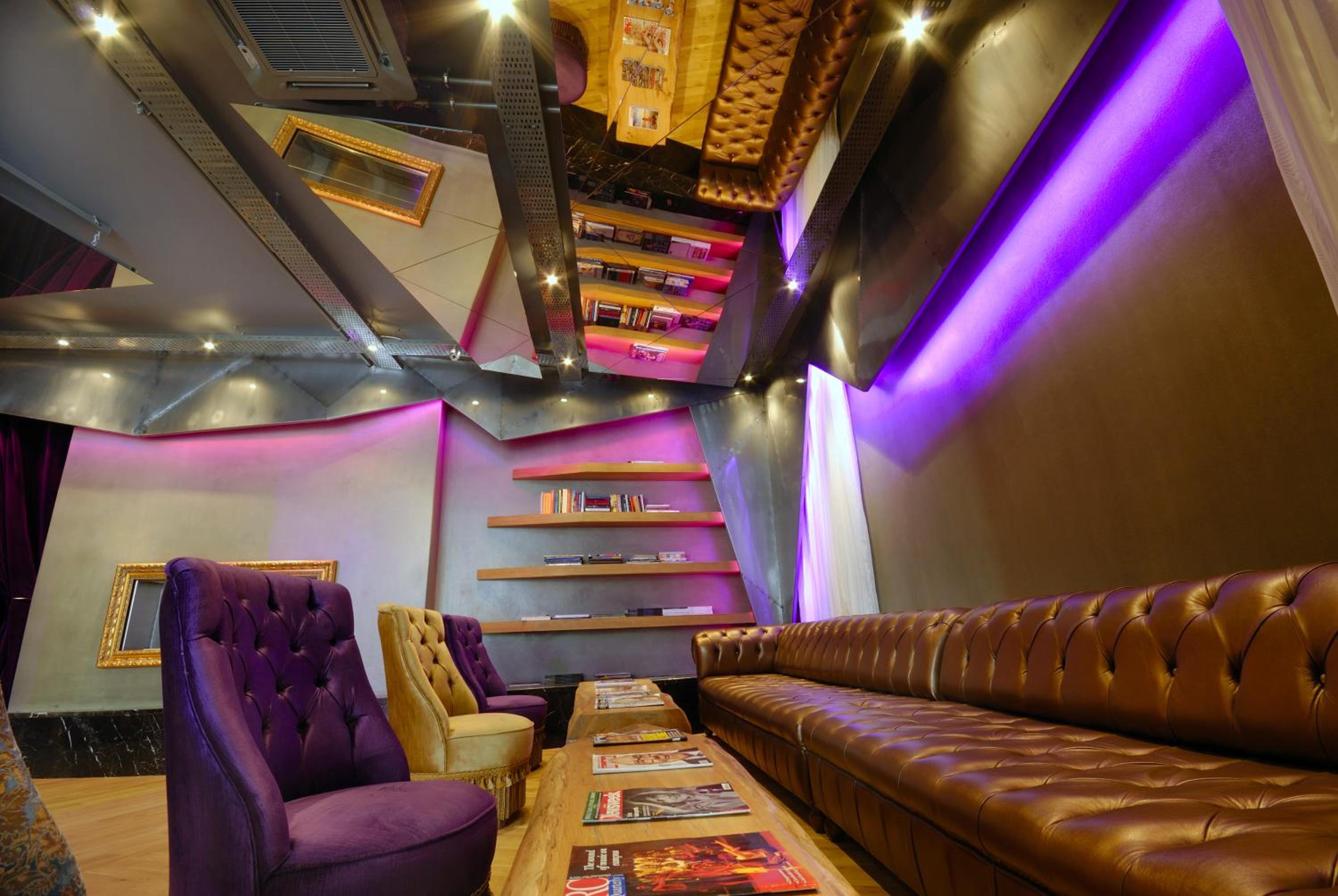 Tulip City Hotel - Image 40