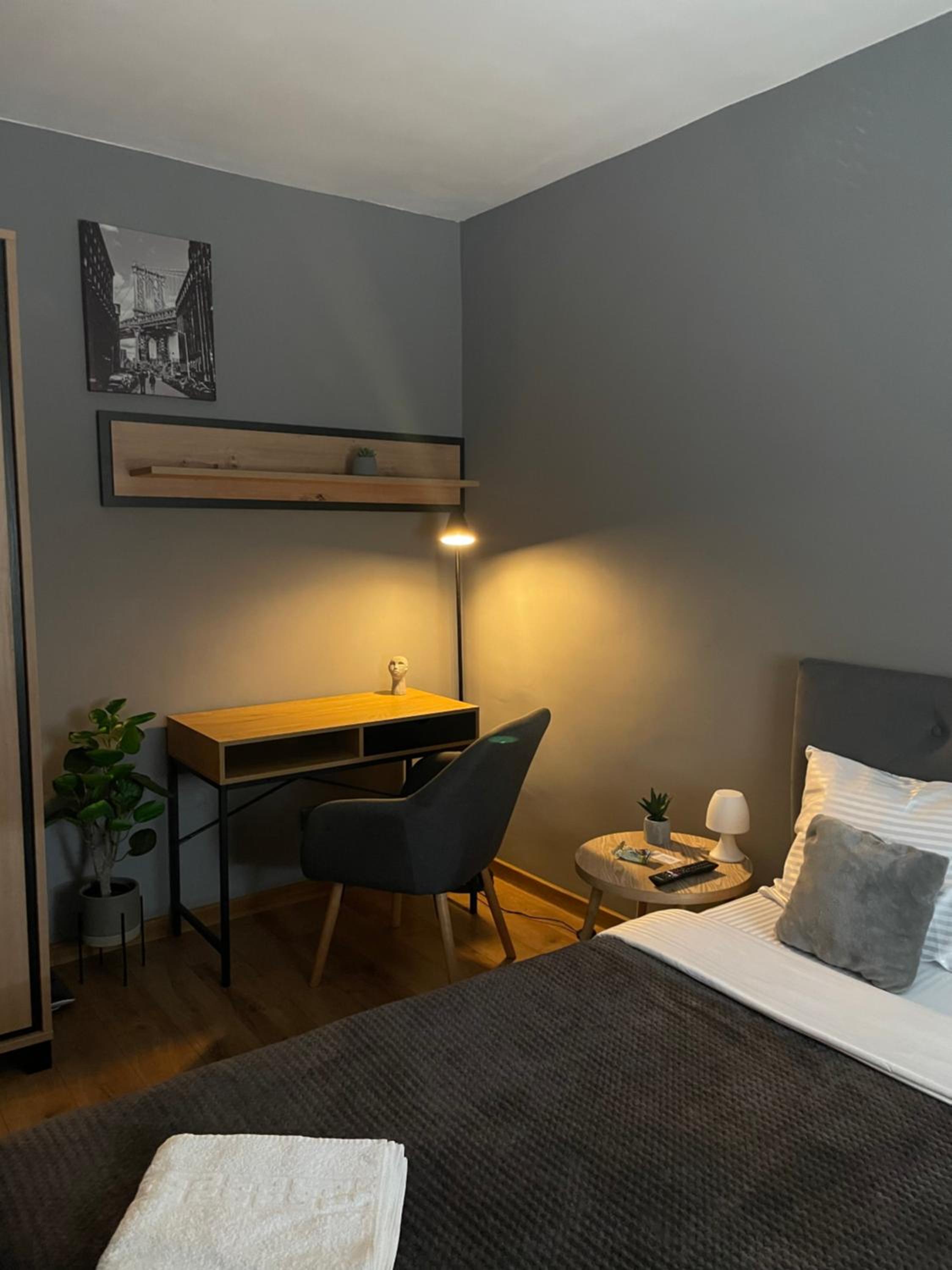 Cozy Studio 1 Bedroom nearby Value Center Mall view 5