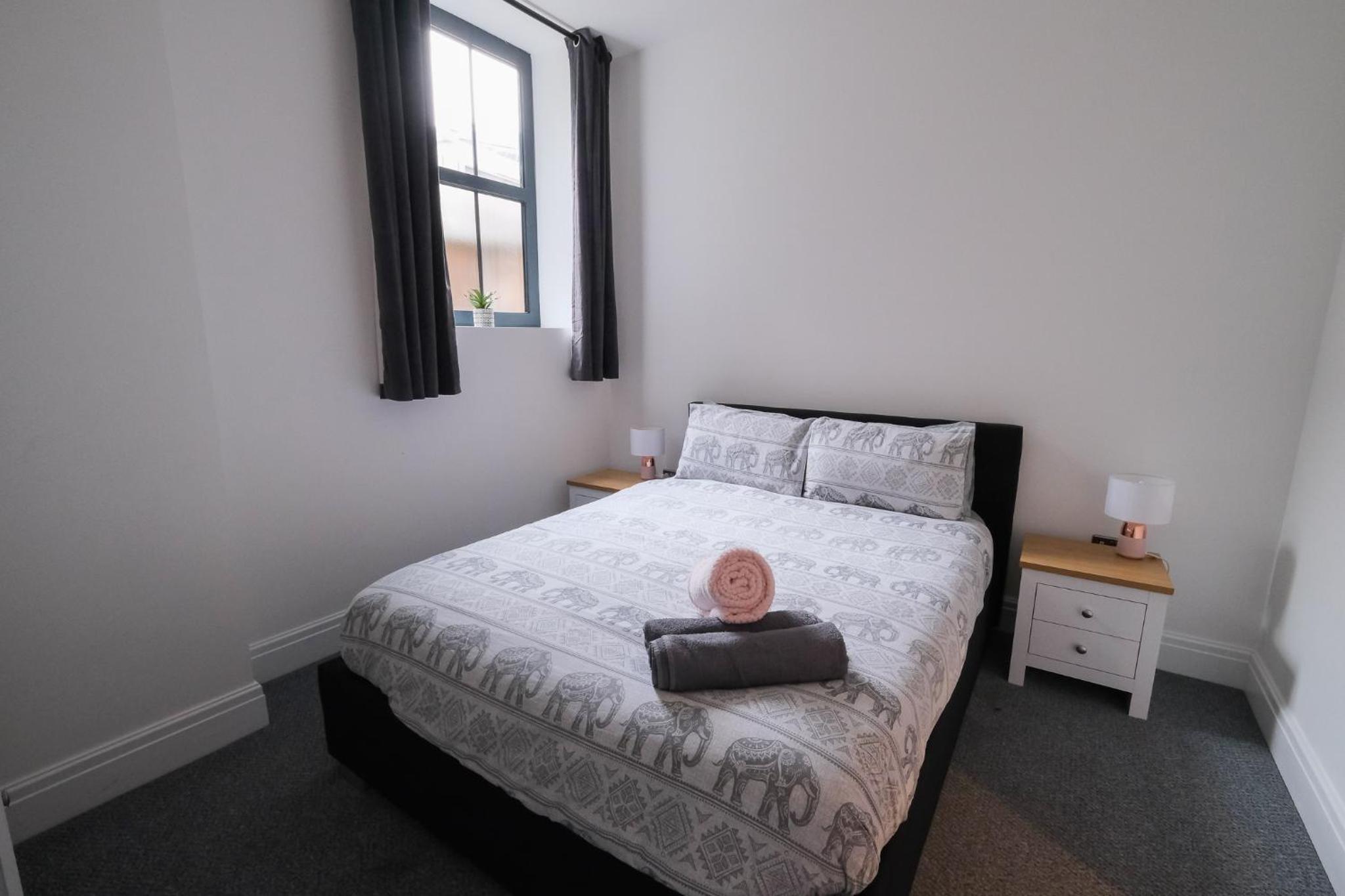 The Eden Warehouse - Pink Apartment (sleeps 4) view 3