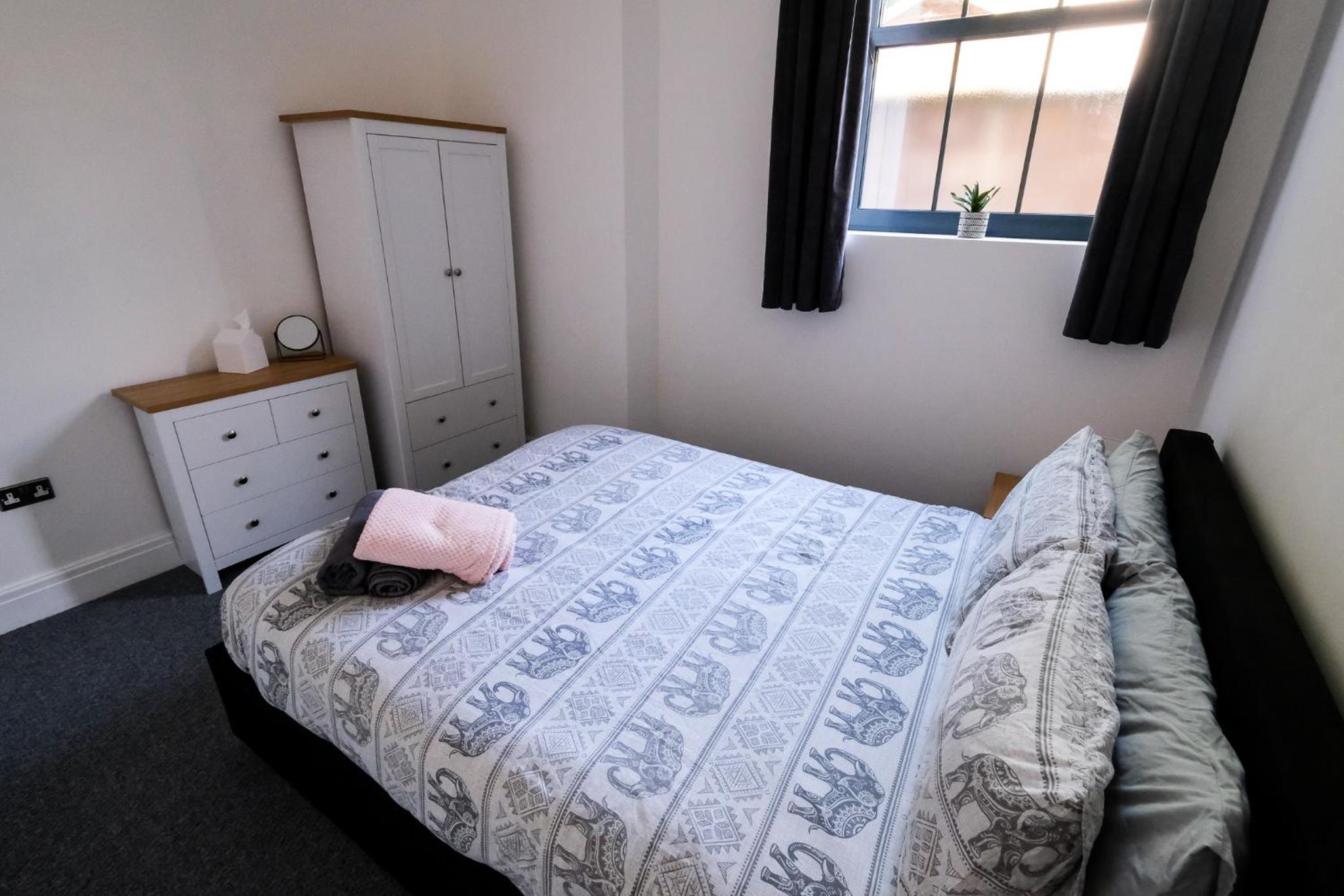 The Eden Warehouse - Pink Apartment (sleeps 4) view 4