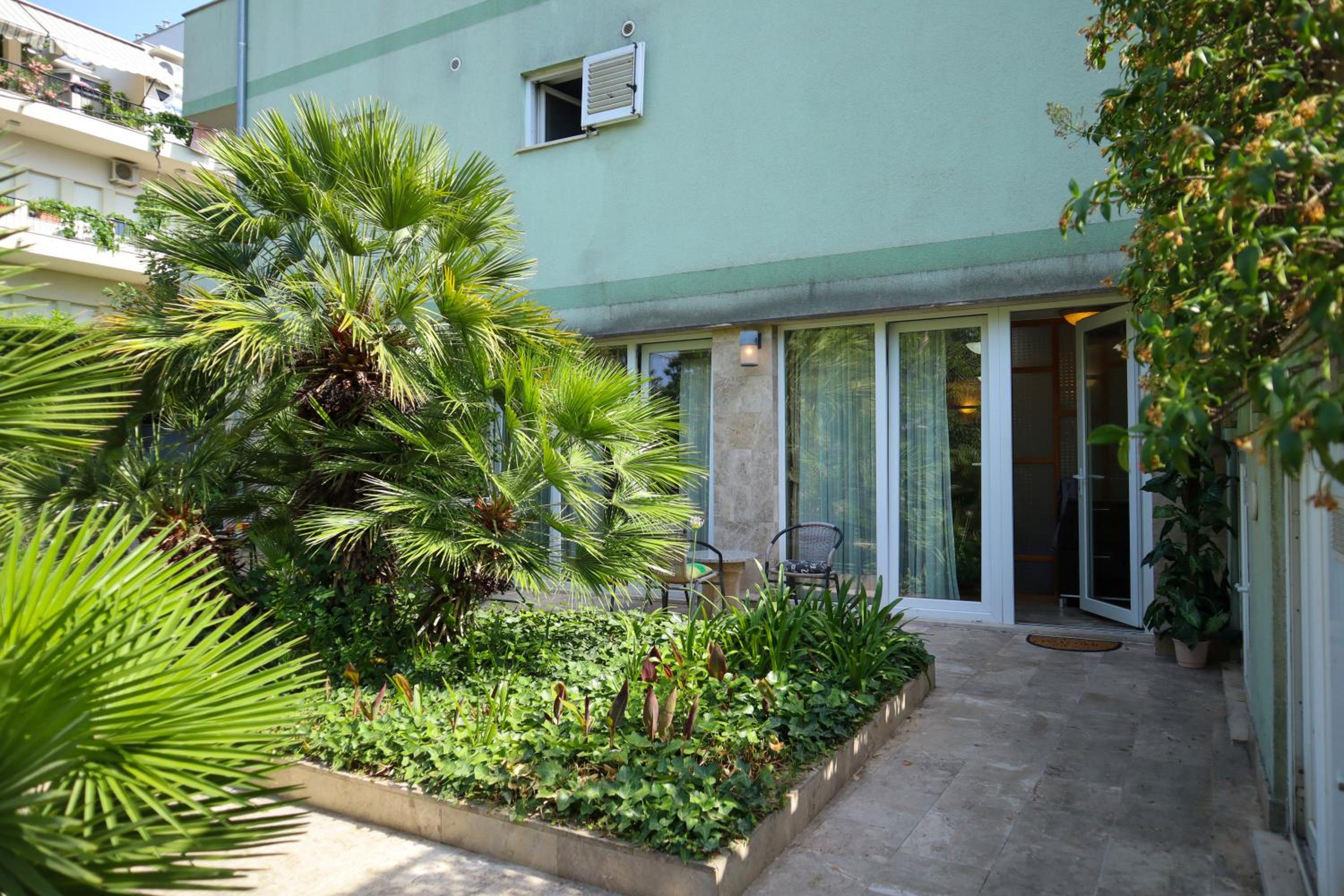 Apartments Okuka