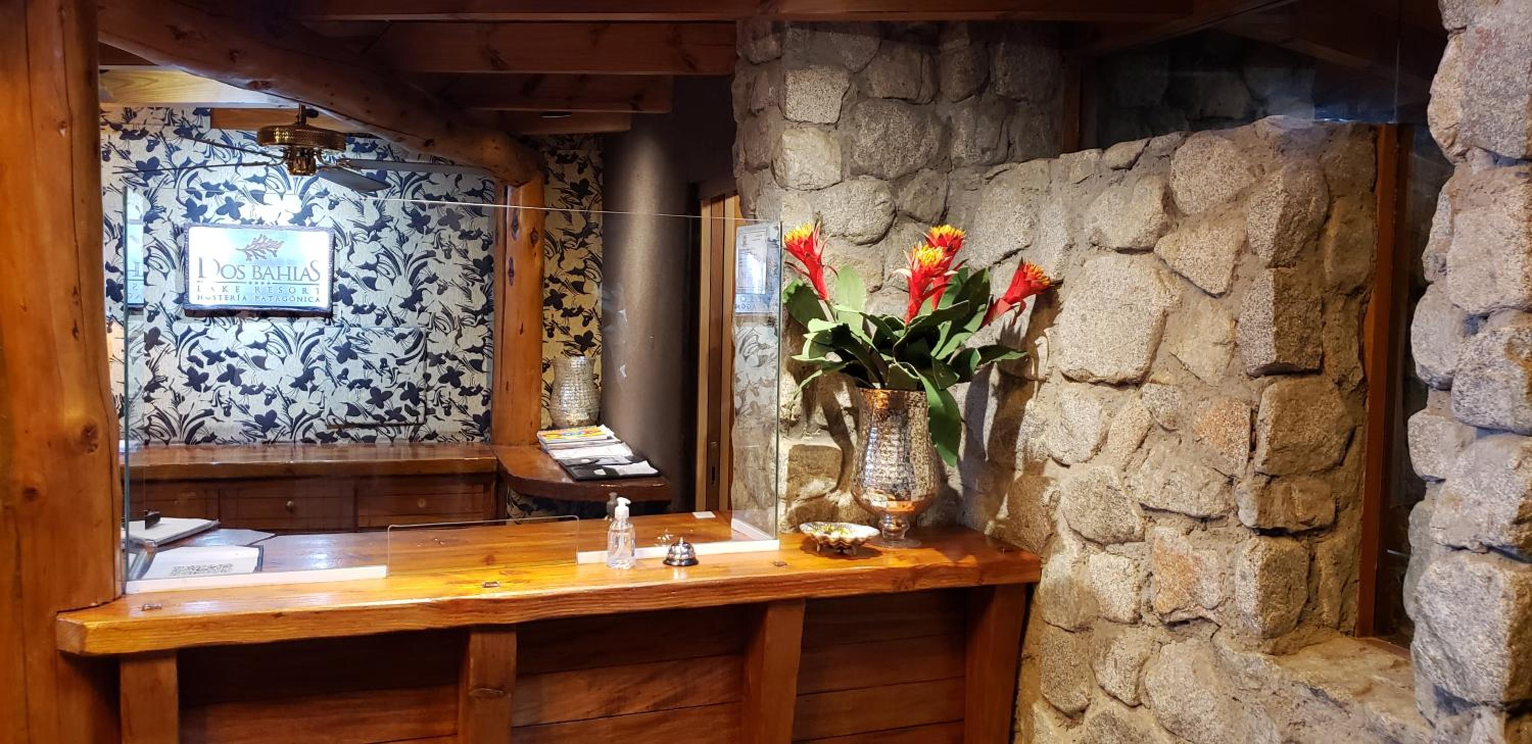 Dos Bahias Lake Resort