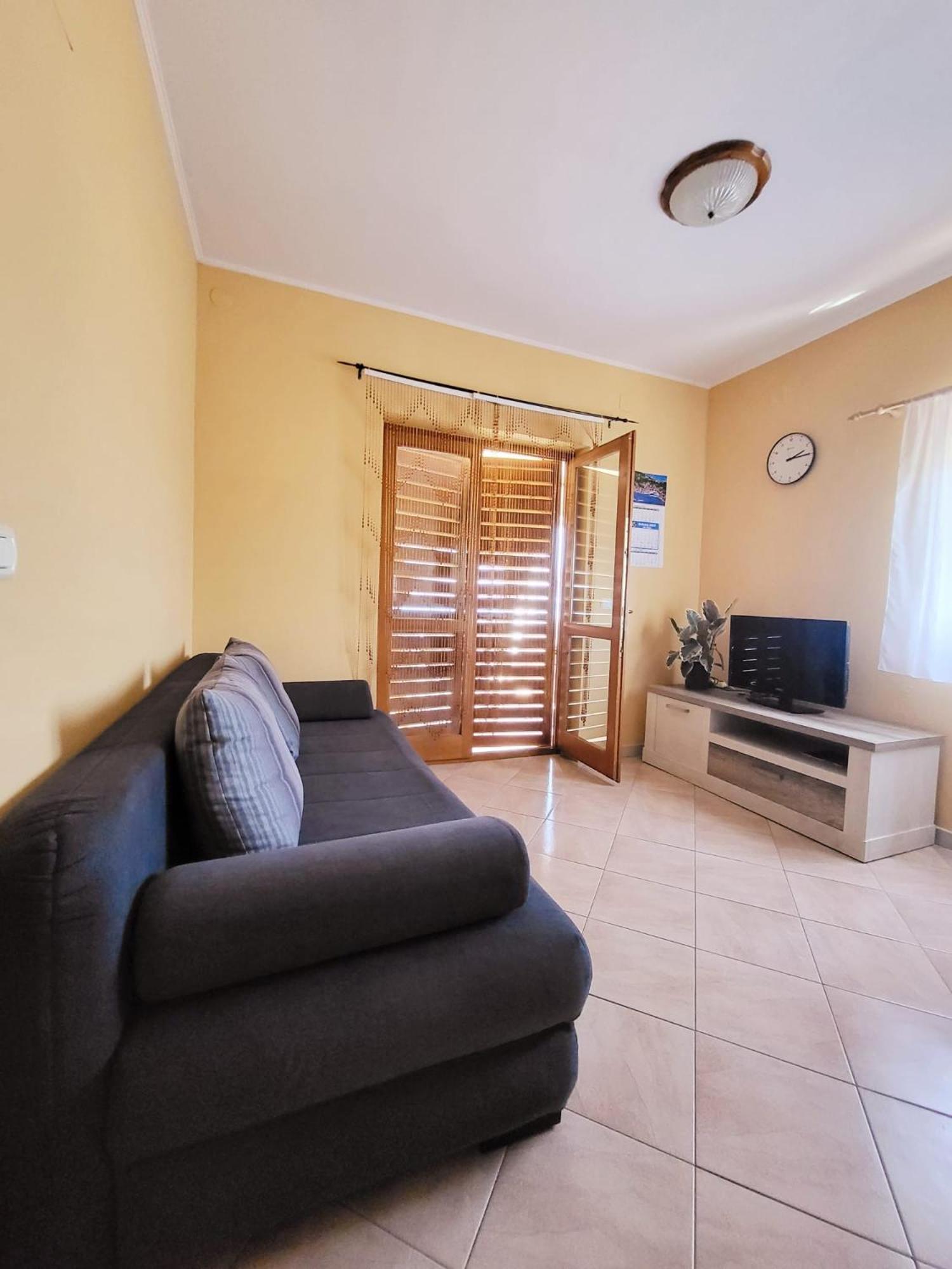 Holiday home Prvic Sepurine view 3