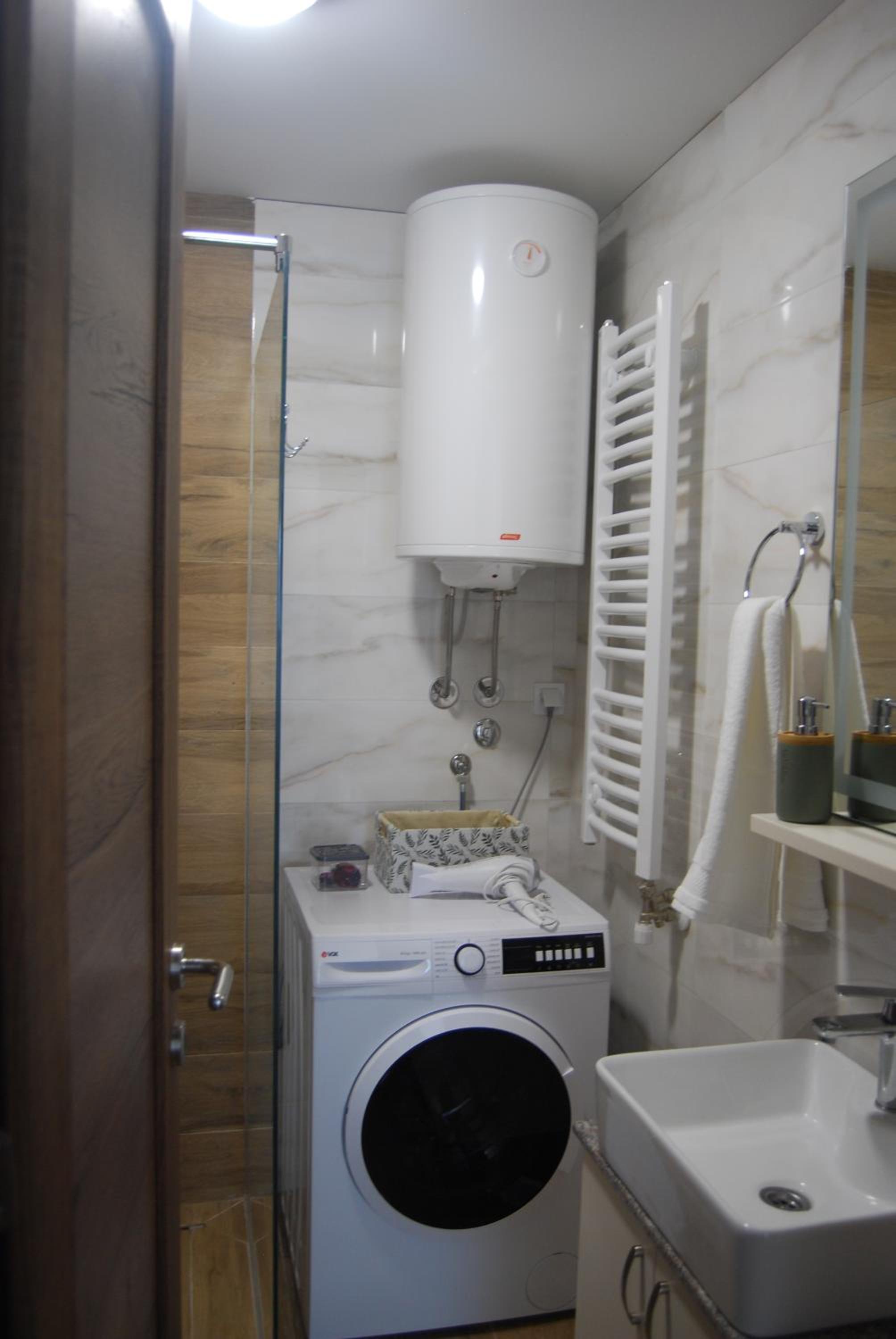 Photo 8