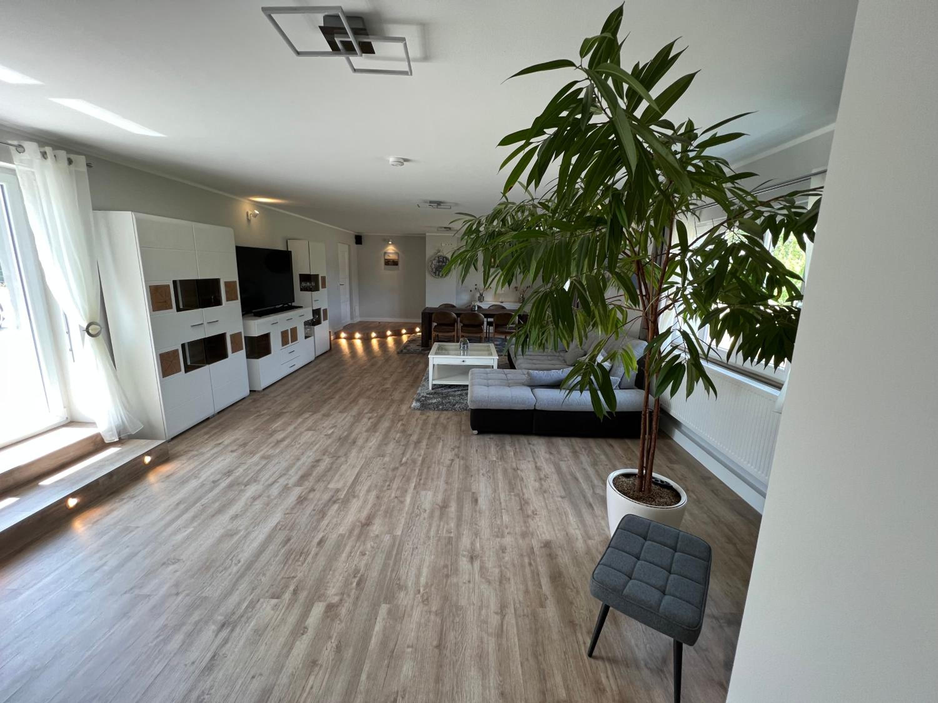 Bungalow 4 Schlafzimmer 8 Personen Parkplatz Grundstück Garten