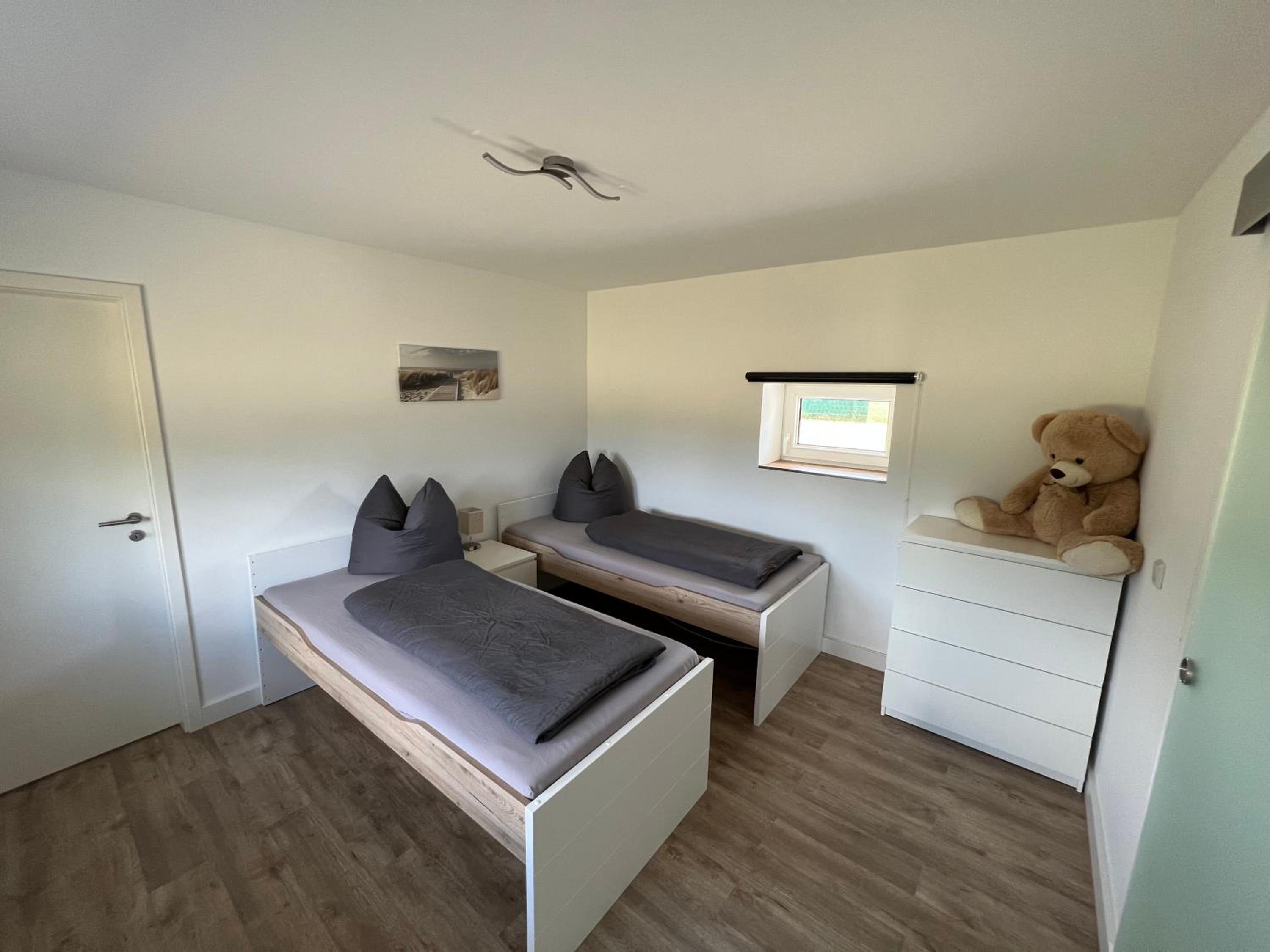 Bungalow 4 Schlafzimmer 8 Personen Parkplatz Grundstück Garten