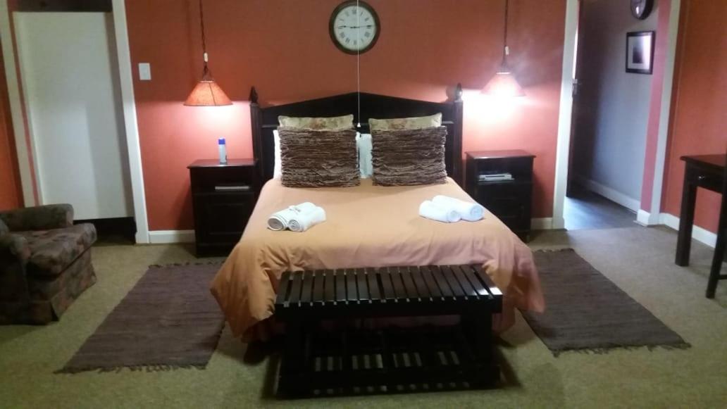Silver Mist Guest House and Country Inn