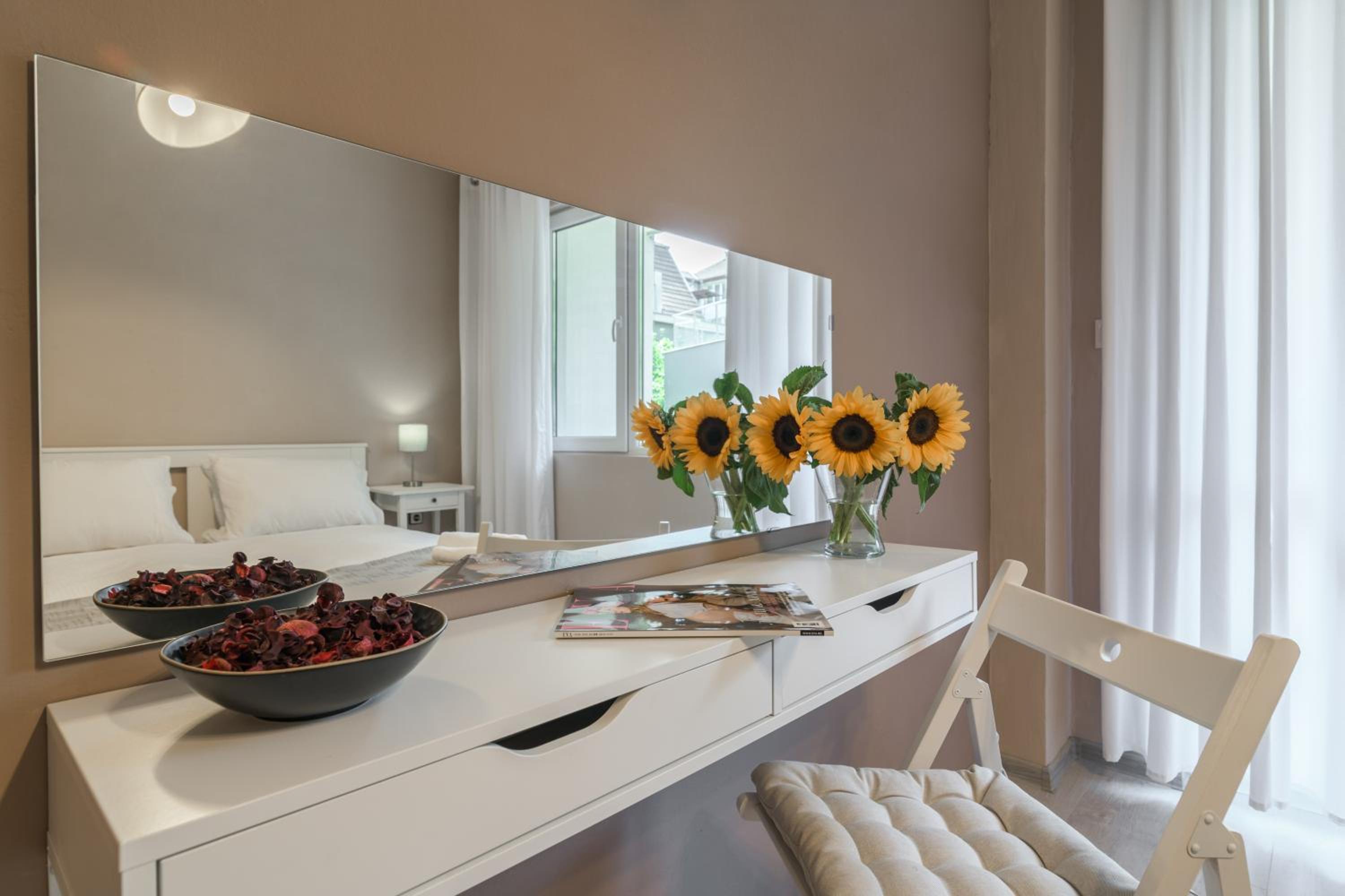 WILLY-ANDON APARTMENT view 5