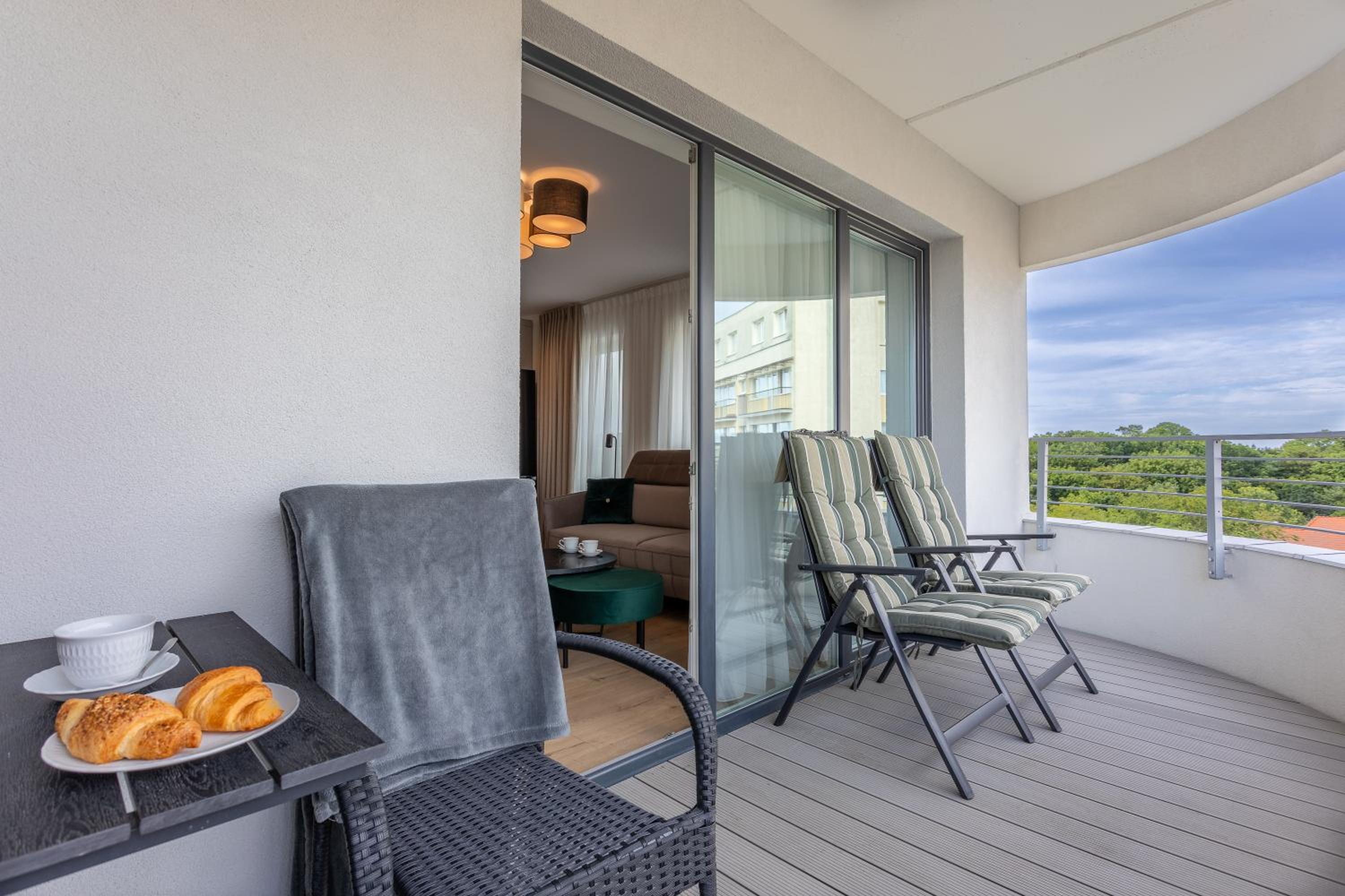 Ambria Apartments Sun Towers