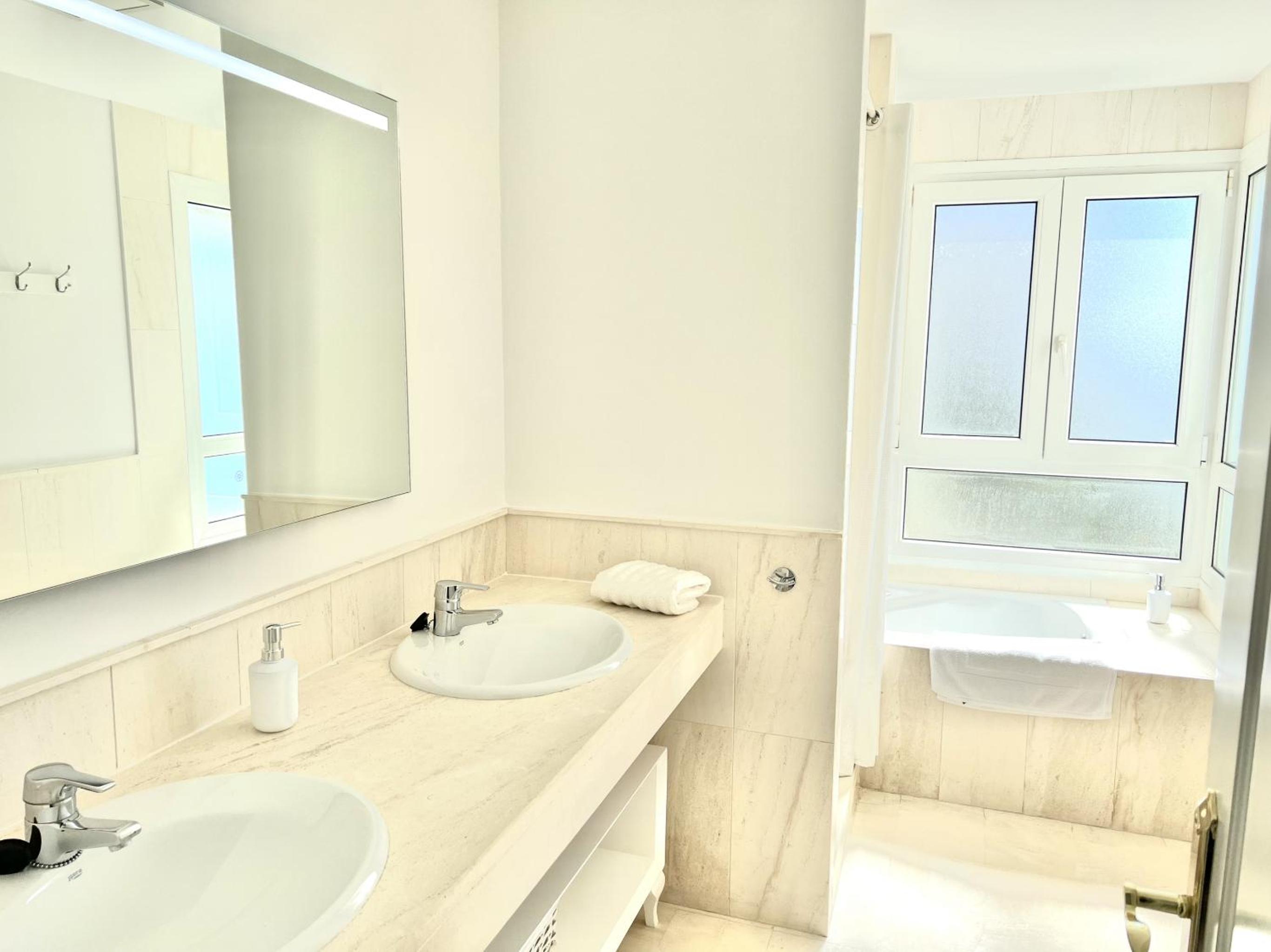 MI CAPRICHO 171 BEACHFRONT APARTMENT In The COSTA DEL SOL
