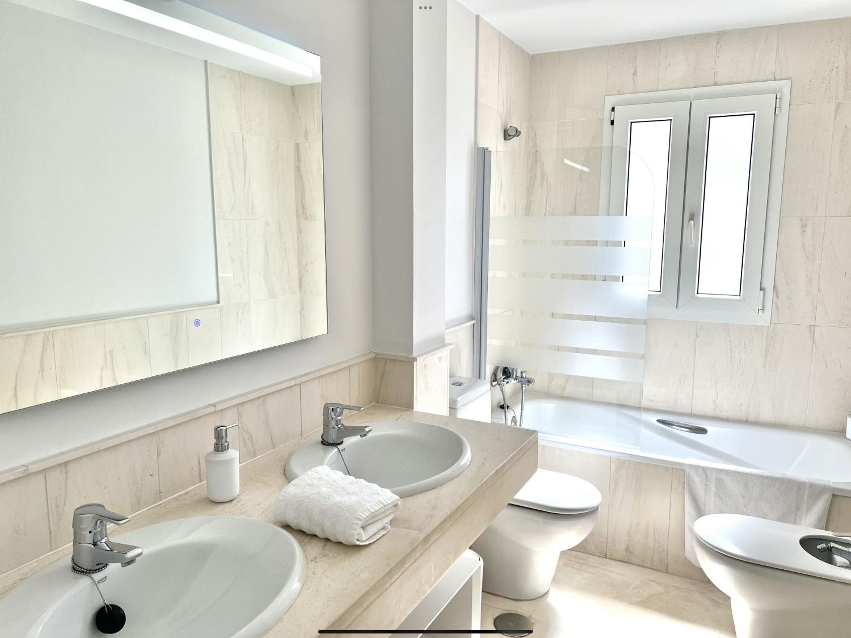 MI CAPRICHO 171 BEACHFRONT APARTMENT In The COSTA DEL SOL