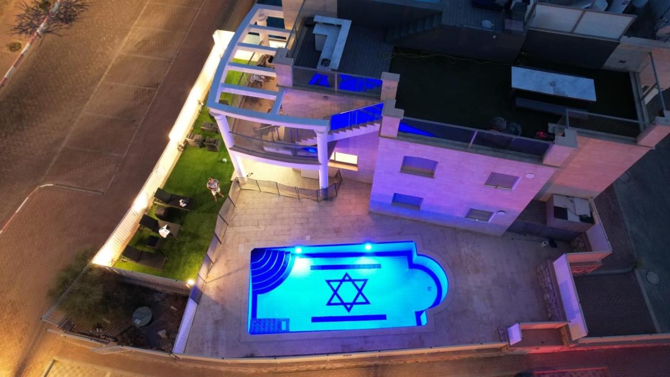 Photo 8