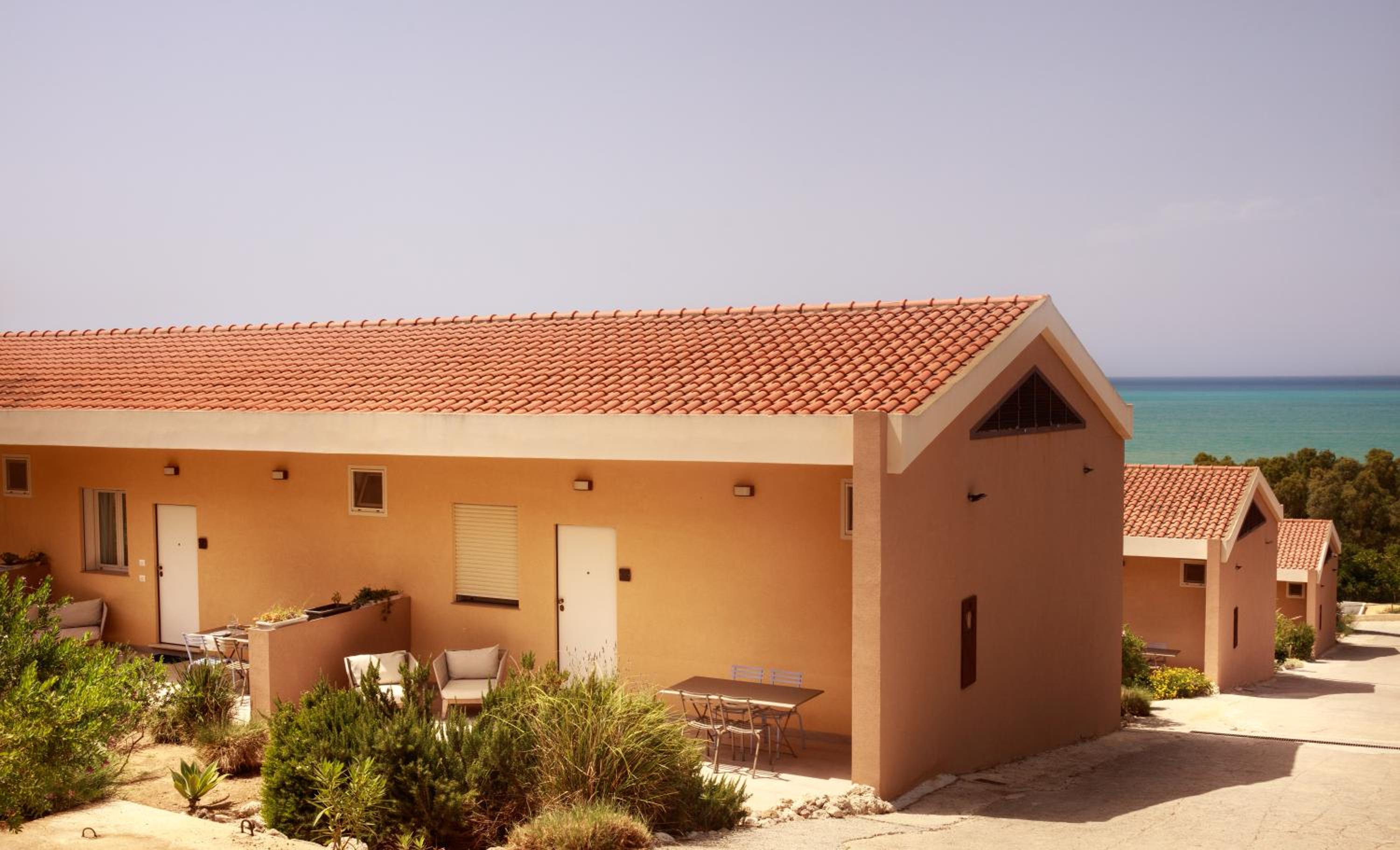Luna Minoica Suites and Apartments