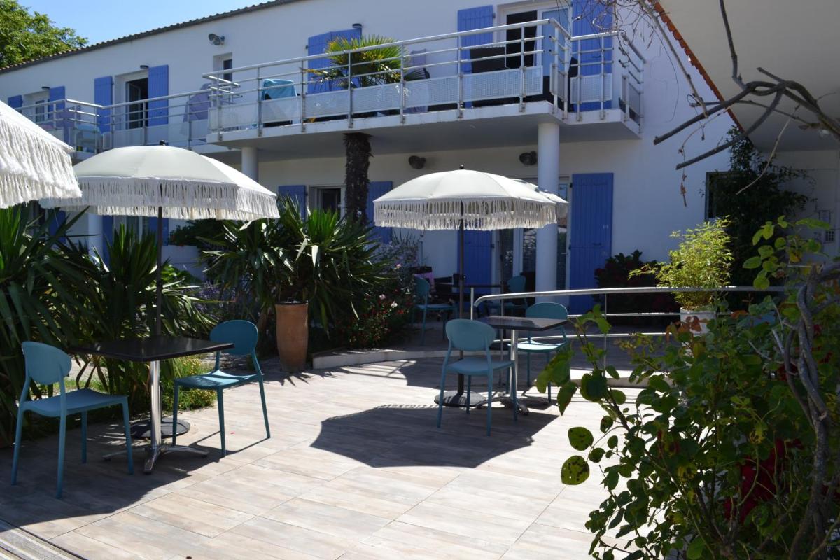 outdoor BBQ area