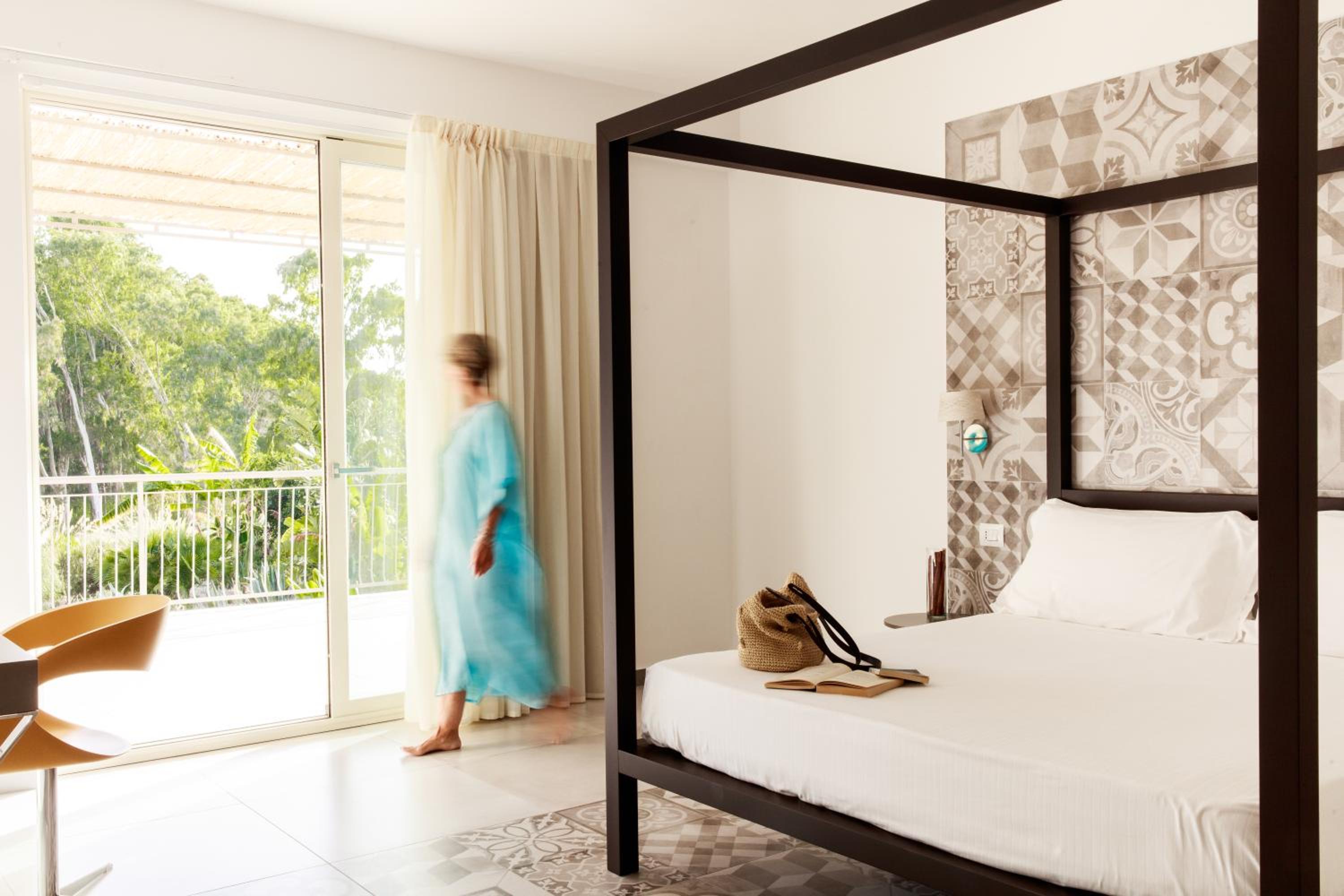 Luna Minoica Suites and Apartments