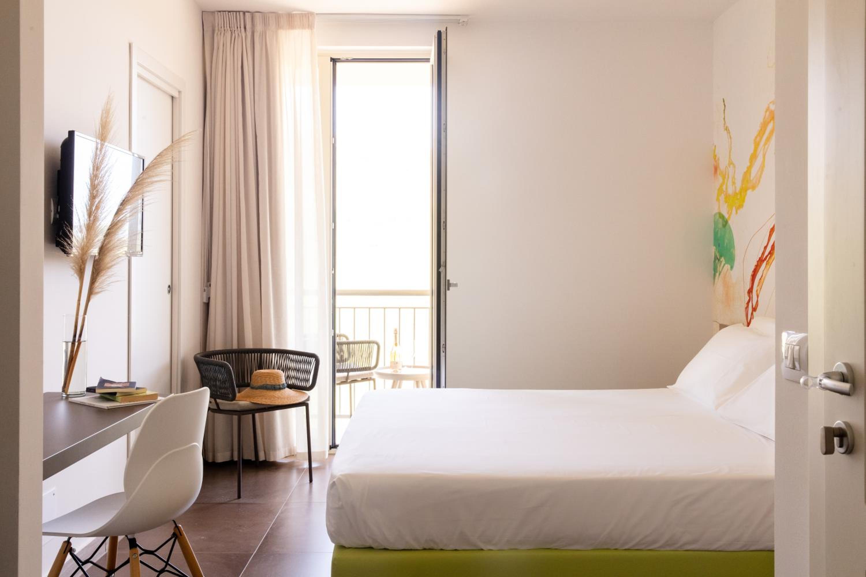 Luna Minoica Suites and Apartments