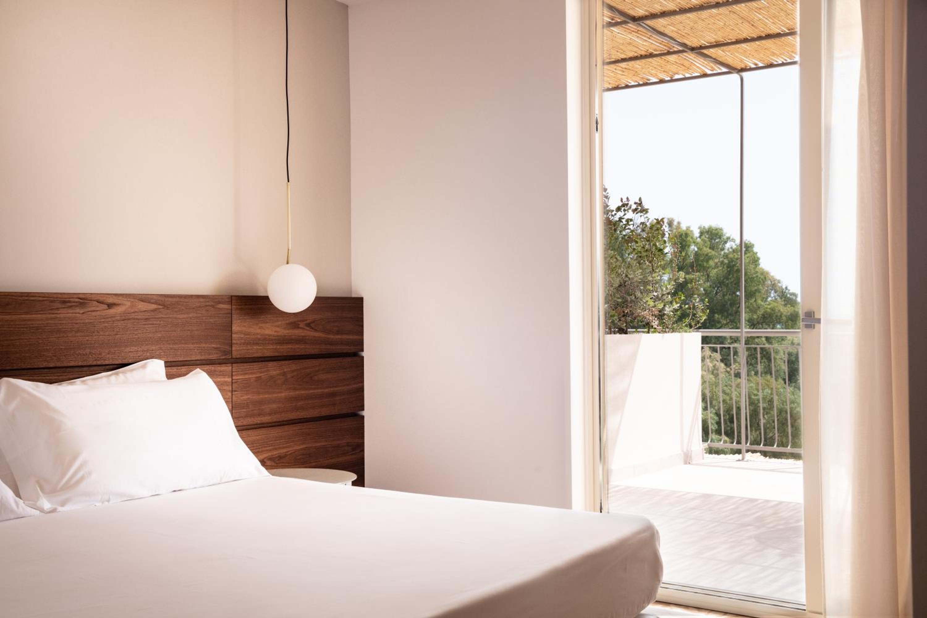Luna Minoica Suites and Apartments