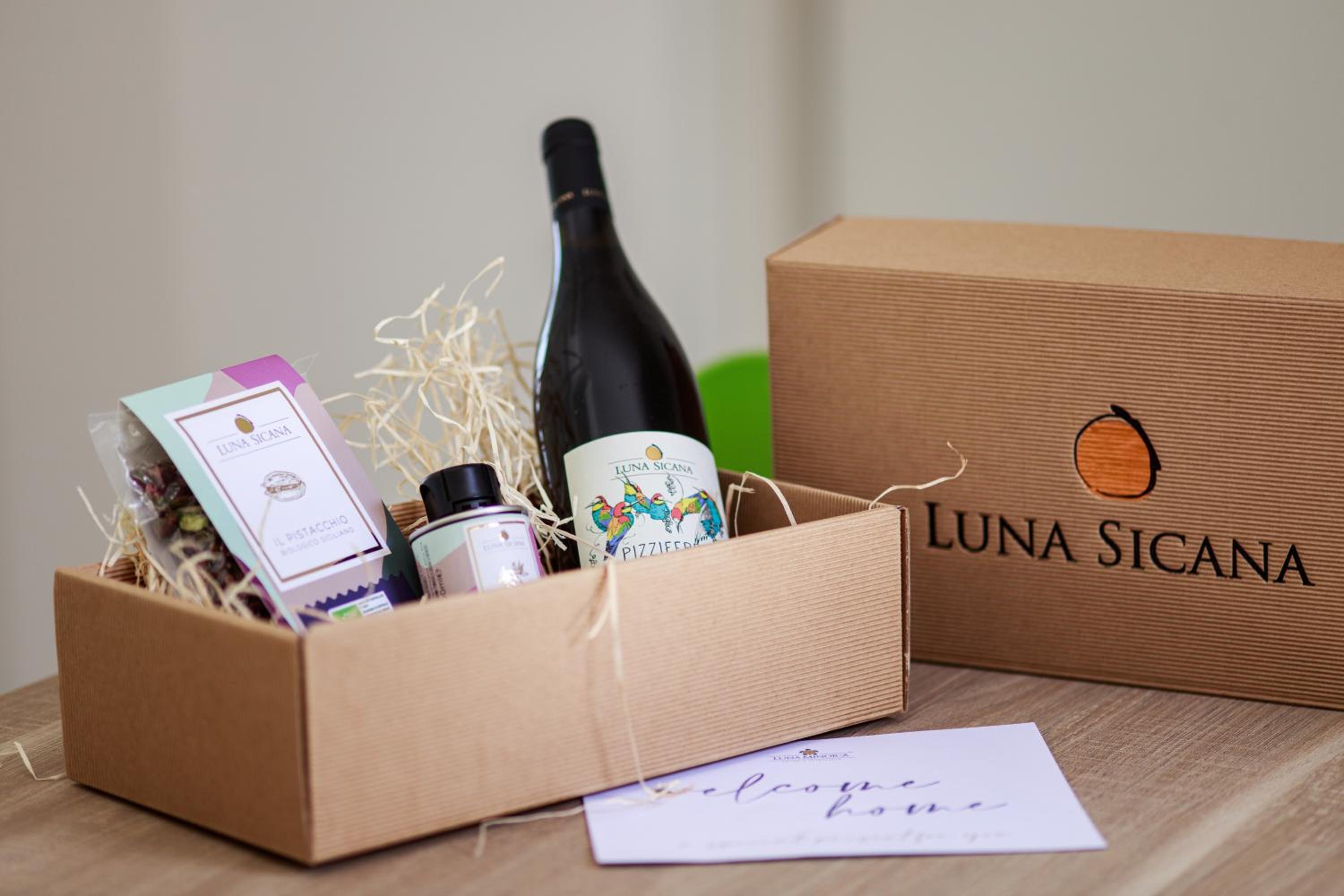 Luna Minoica Suites and Apartments
