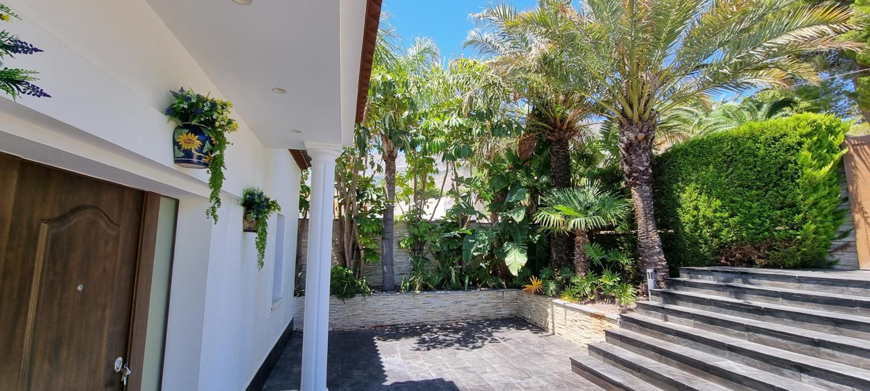 Villa Reina view 4