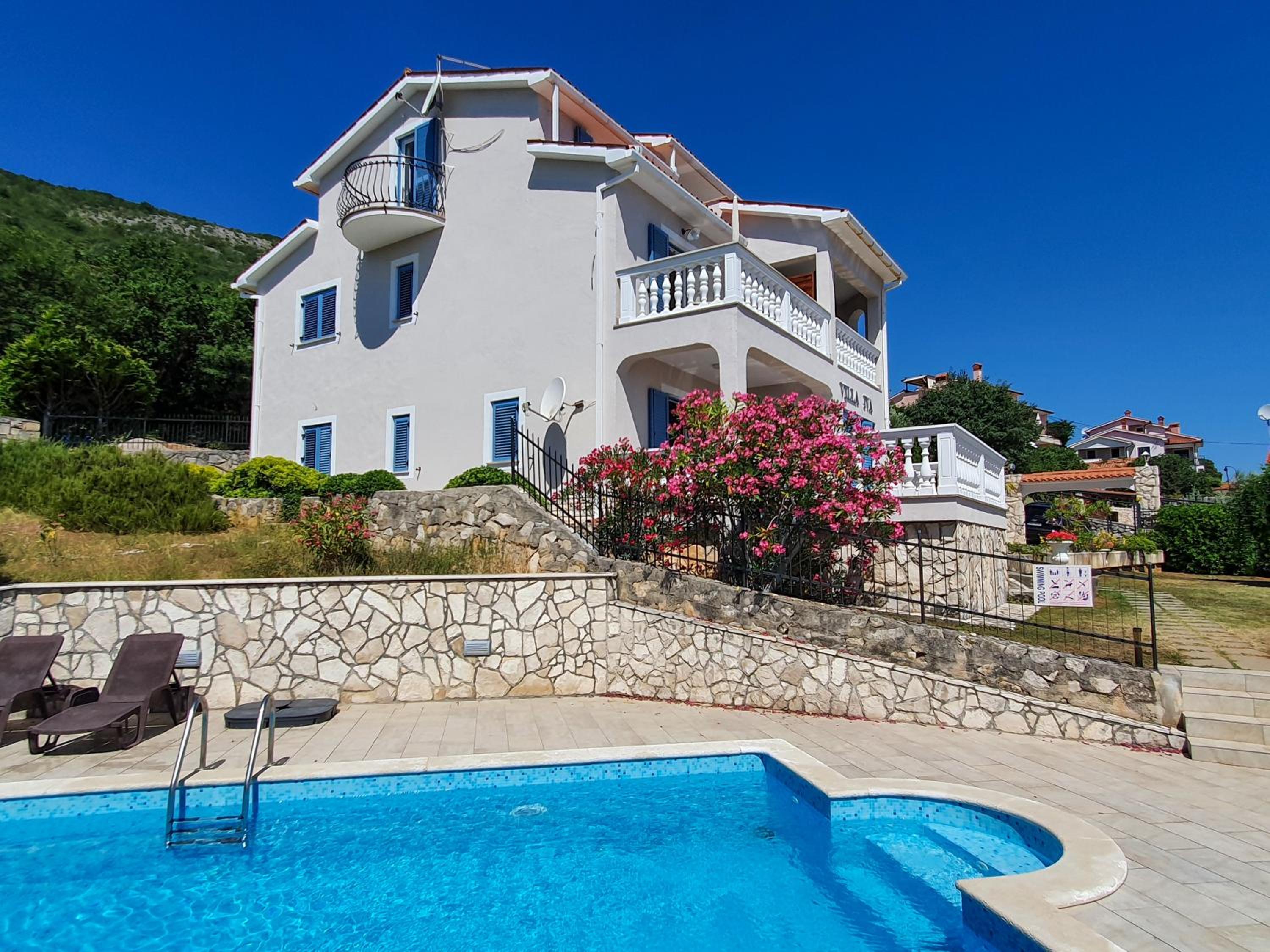 Hotel Apartments Villa Iva - Image 1