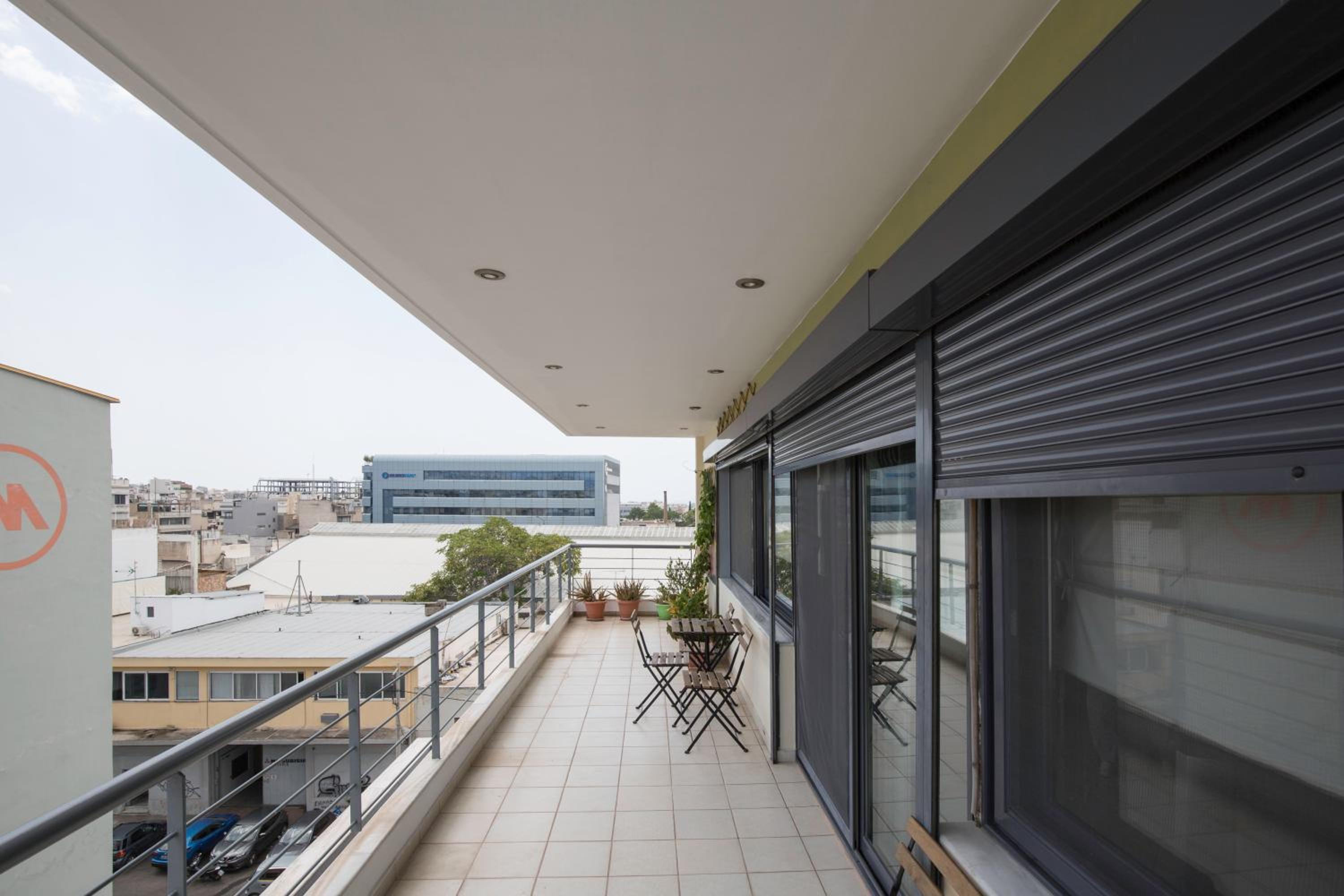 Spacious Modern Apartments With Great Rooftop View